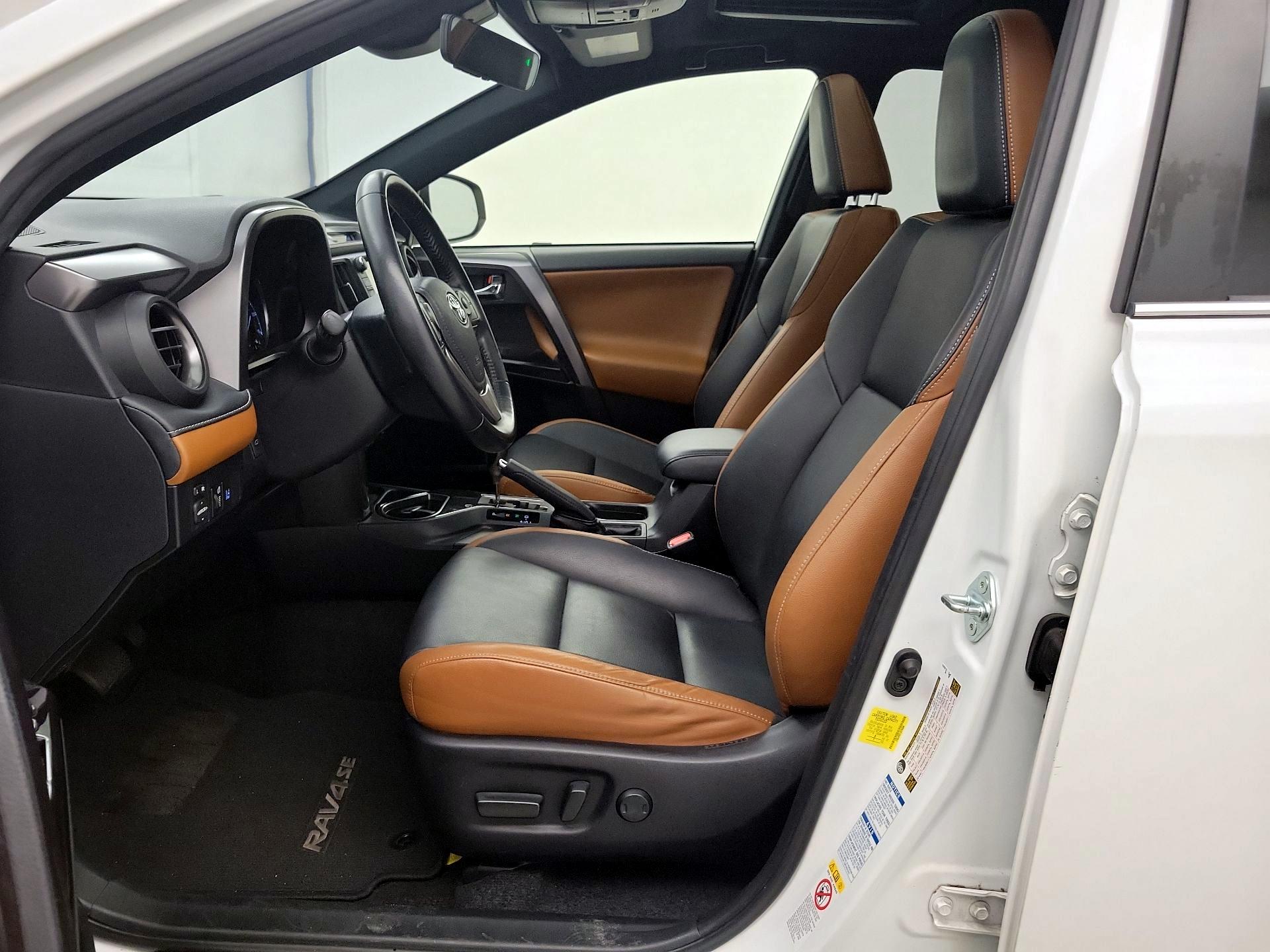 Thumbnail: 2018 Toyota RAV4 - 11