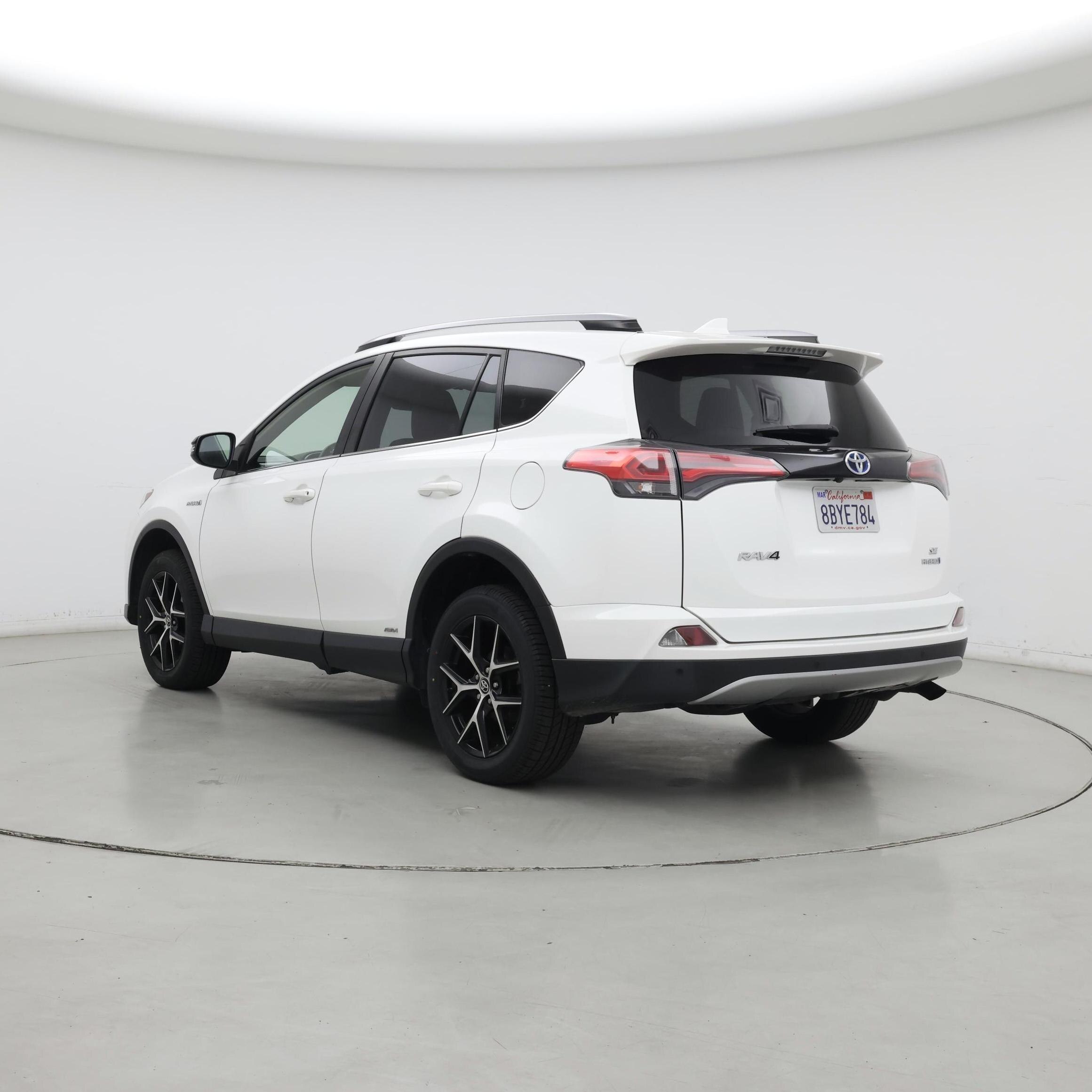 Thumbnail: 2018 Toyota RAV4 - 2