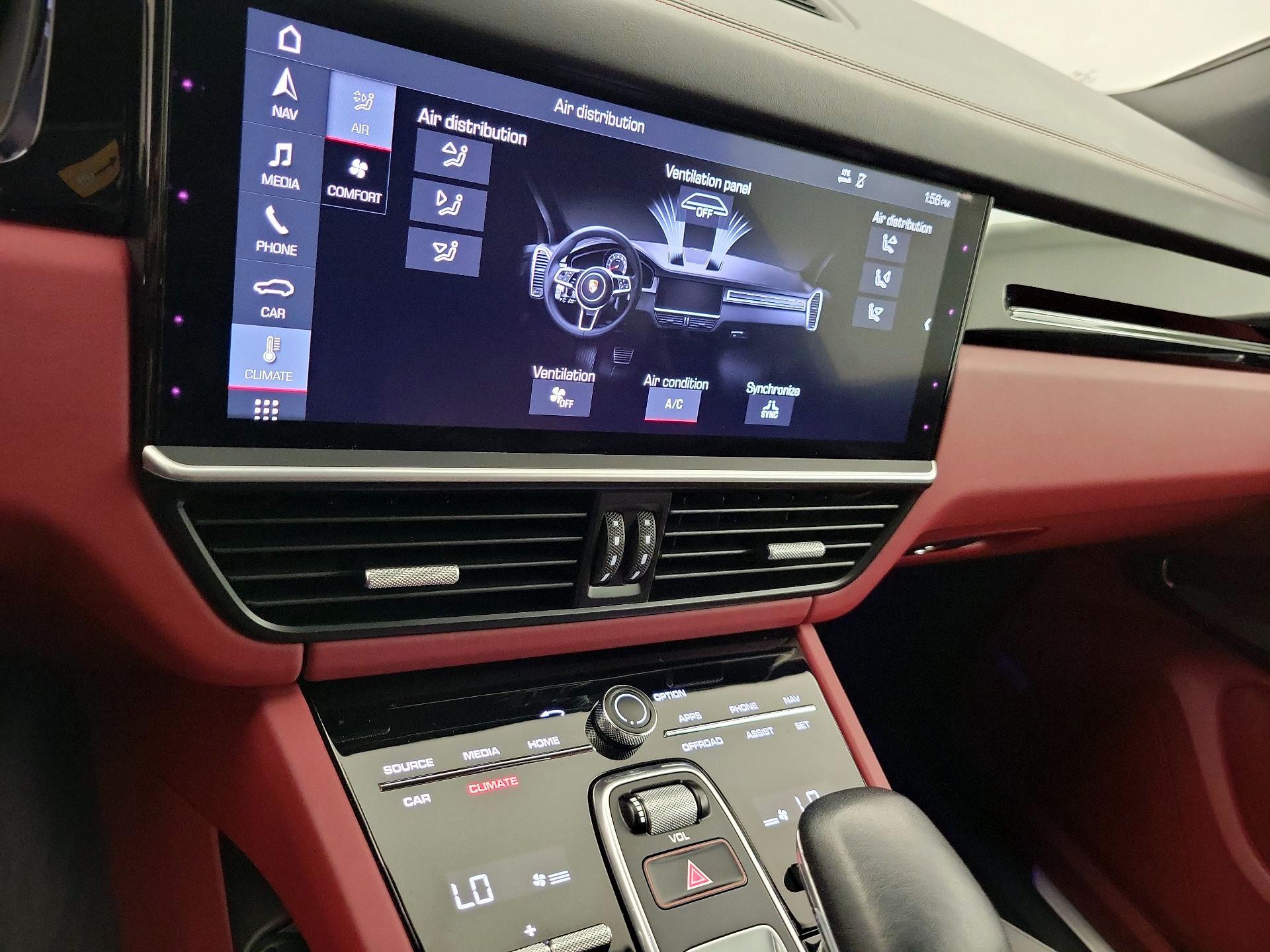 Thumbnail: 2019 Porsche Cayenne - 17