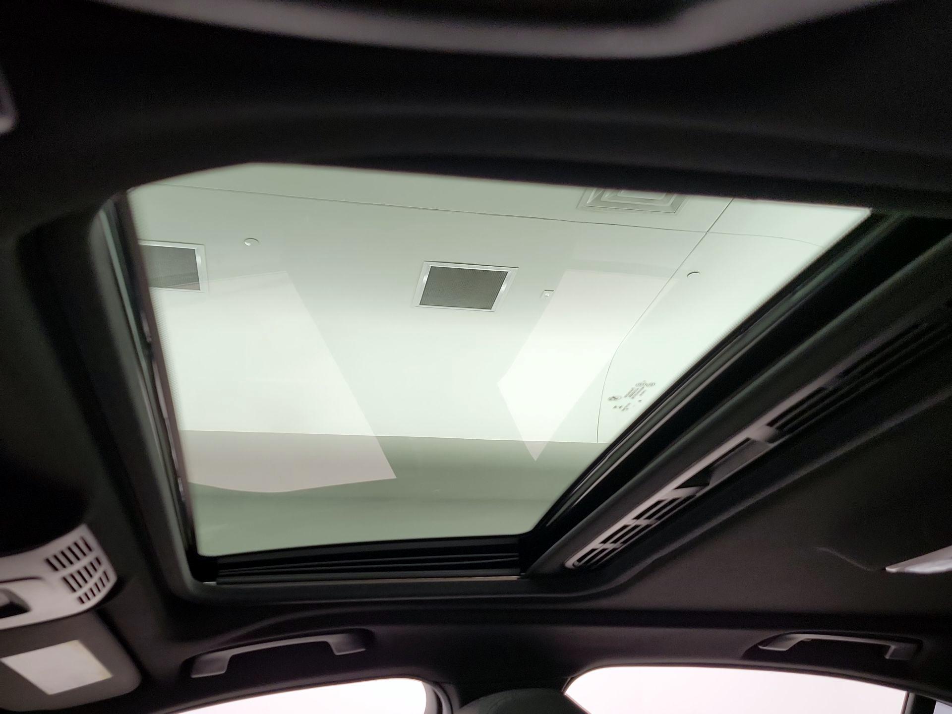 Thumbnail: 2017 BMW 3 Series - 20