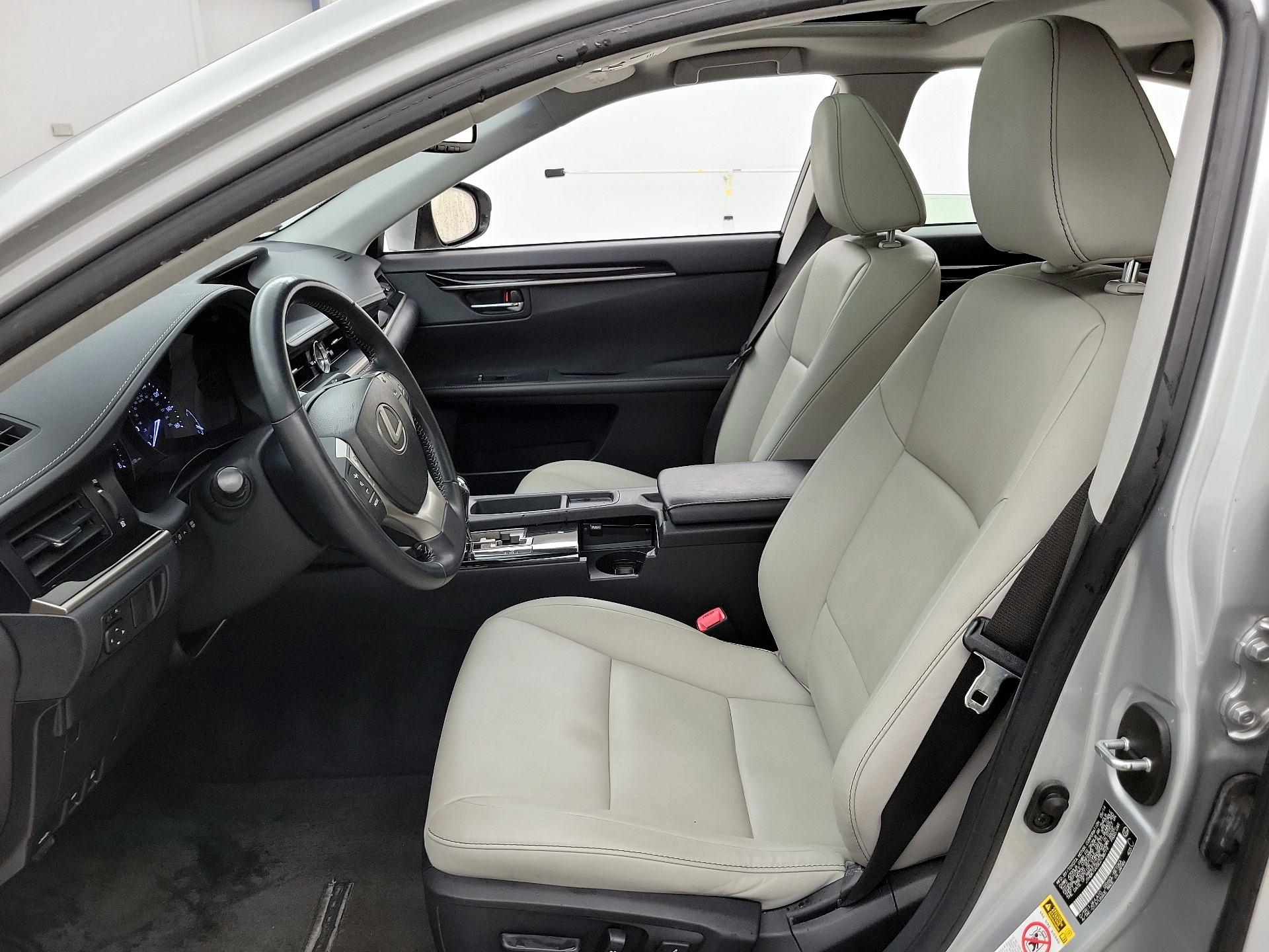 Thumbnail: 2014 Lexus ES - 11