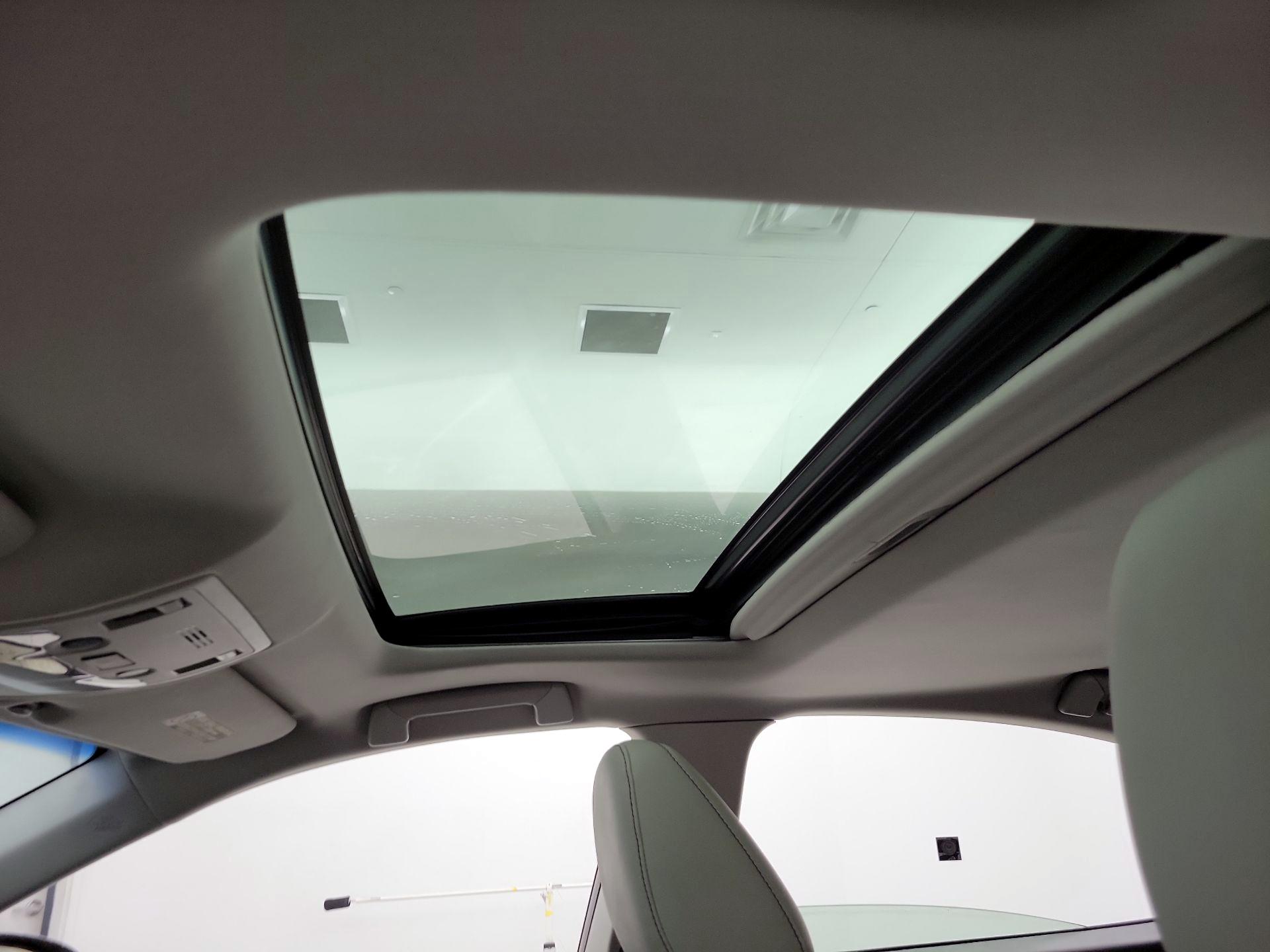 Thumbnail: 2014 Lexus ES - 18