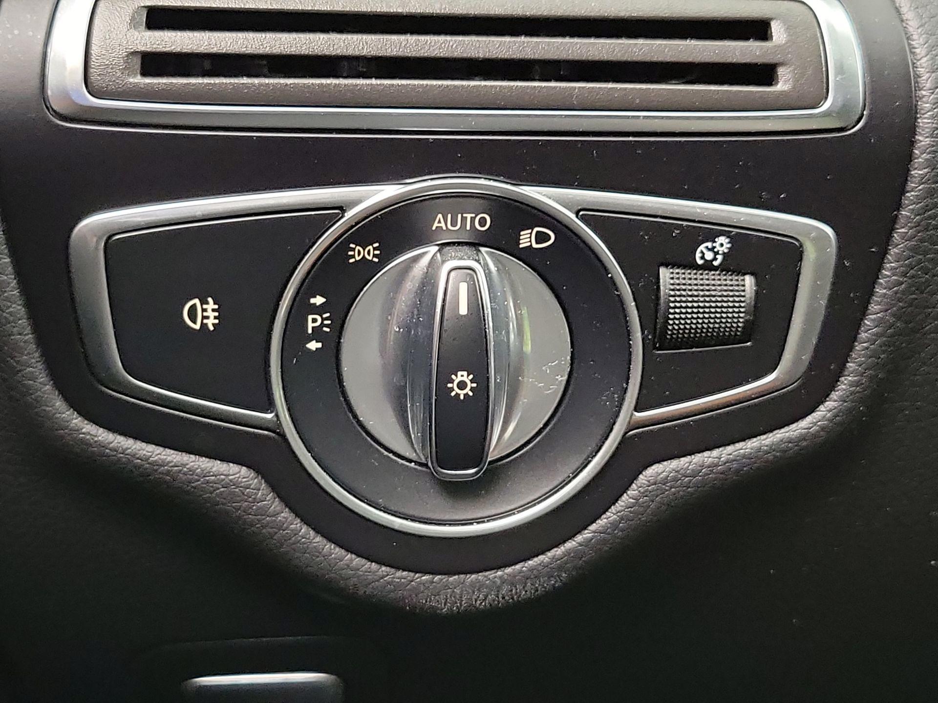 Thumbnail: 2019 Mercedes-Benz C-Class - 13