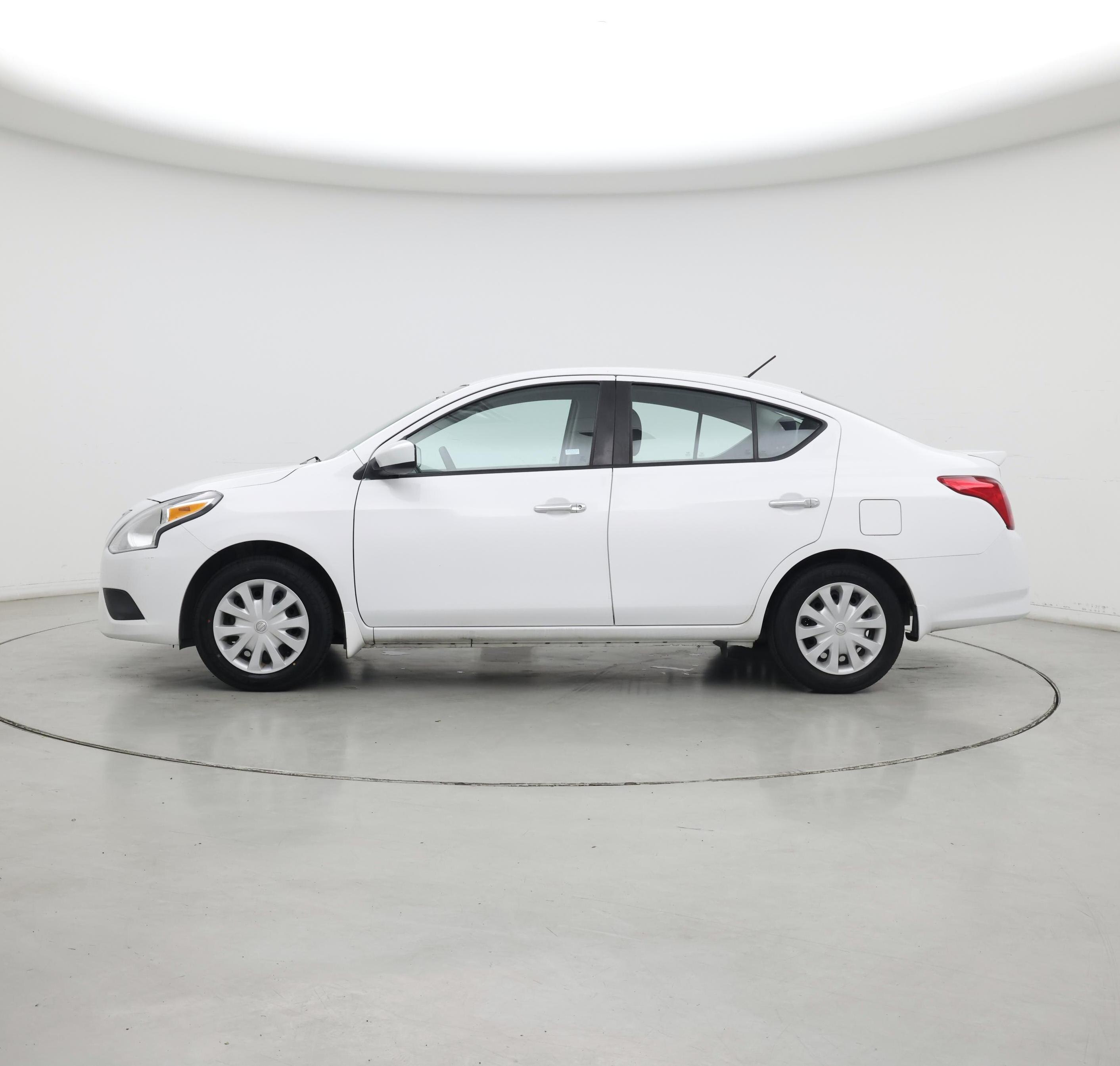 Thumbnail: 2017 Nissan Versa - 3