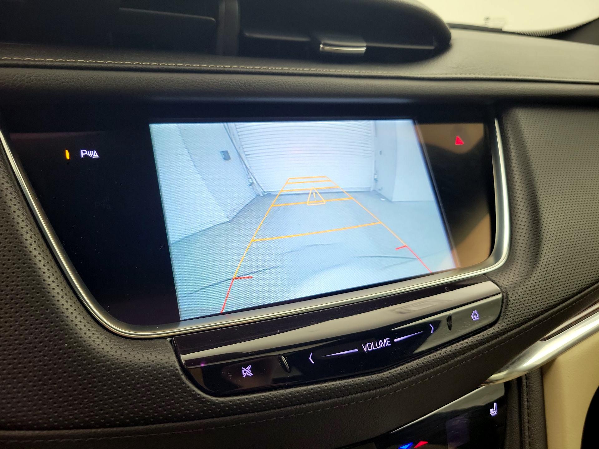 Thumbnail: 2017 Cadillac XT5 - 14