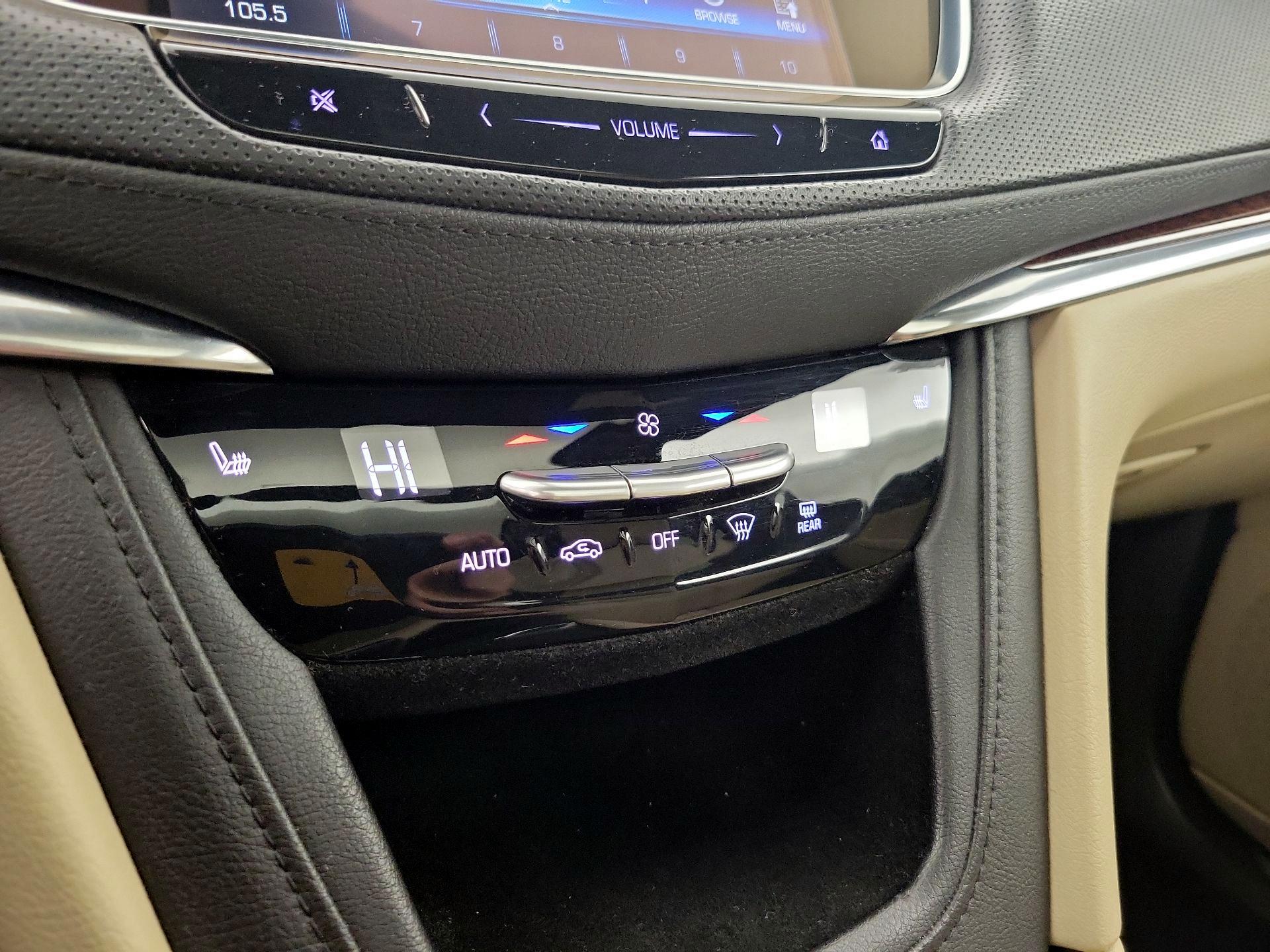 Thumbnail: 2017 Cadillac XT5 - 16