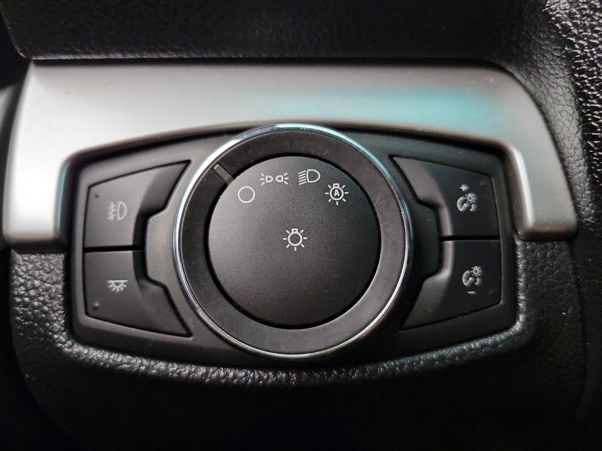 Thumbnail: 2016 Ford Explorer - 13