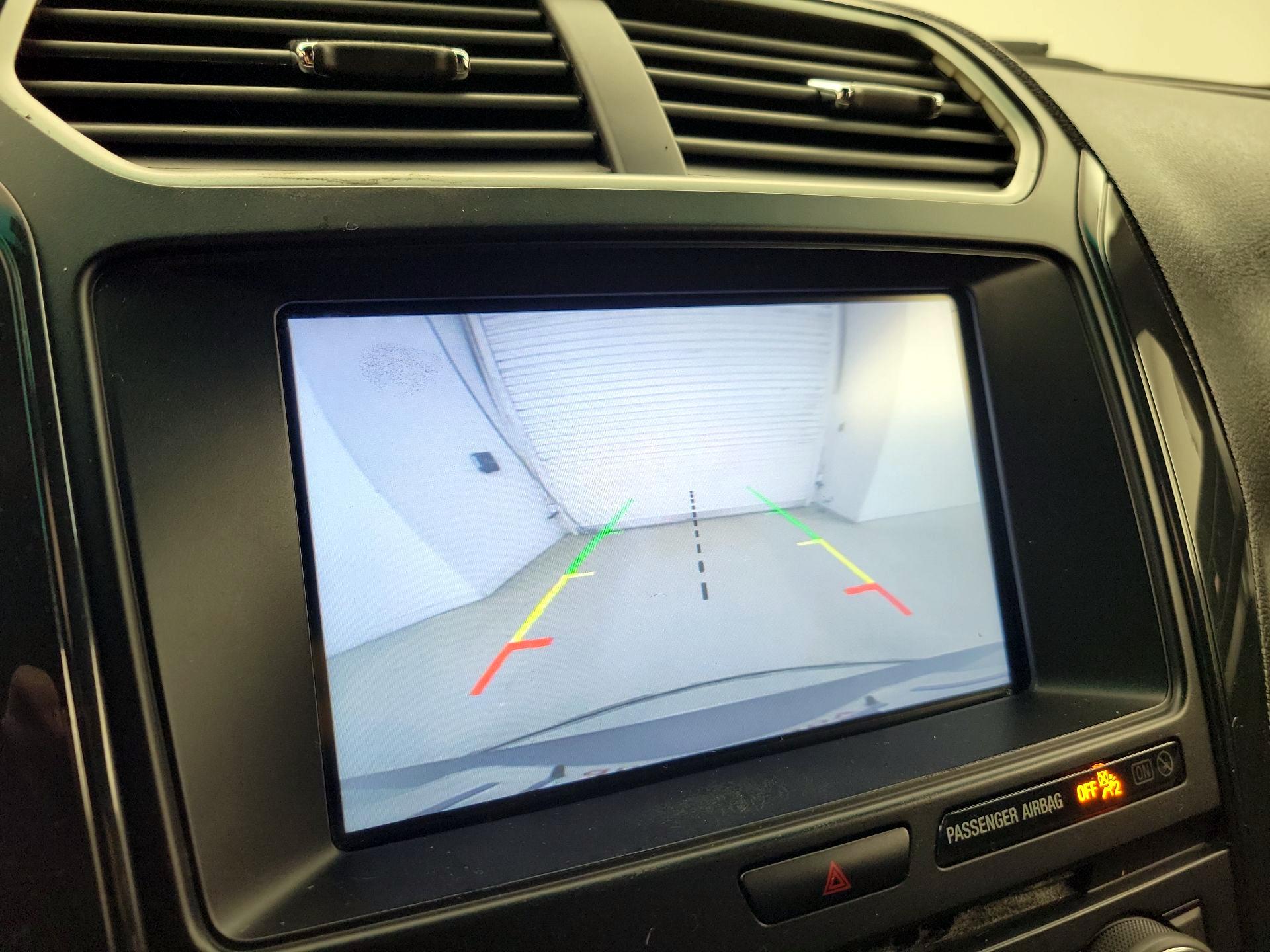 Thumbnail: 2016 Ford Explorer - 15