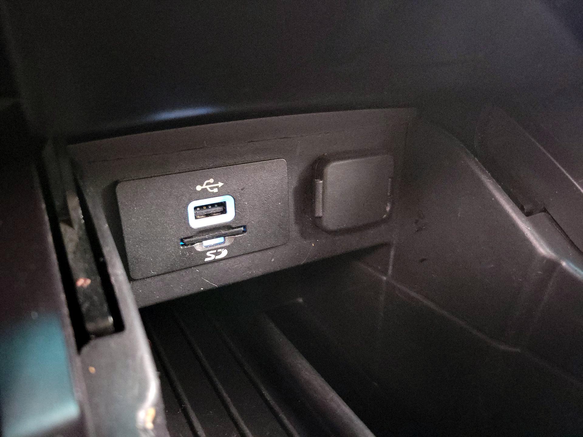 Thumbnail: 2016 Ford Explorer - 19