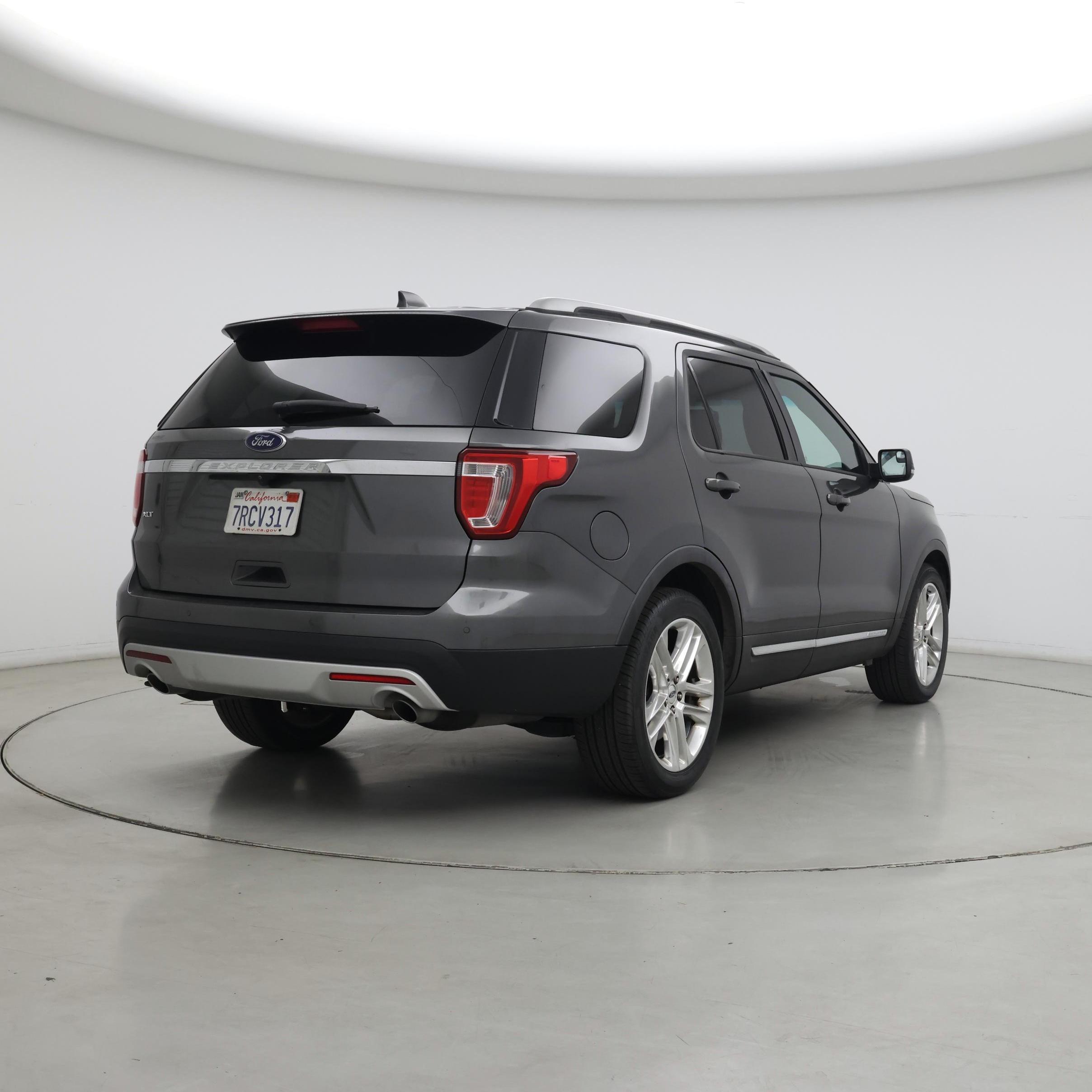 Thumbnail: 2016 Ford Explorer - 8