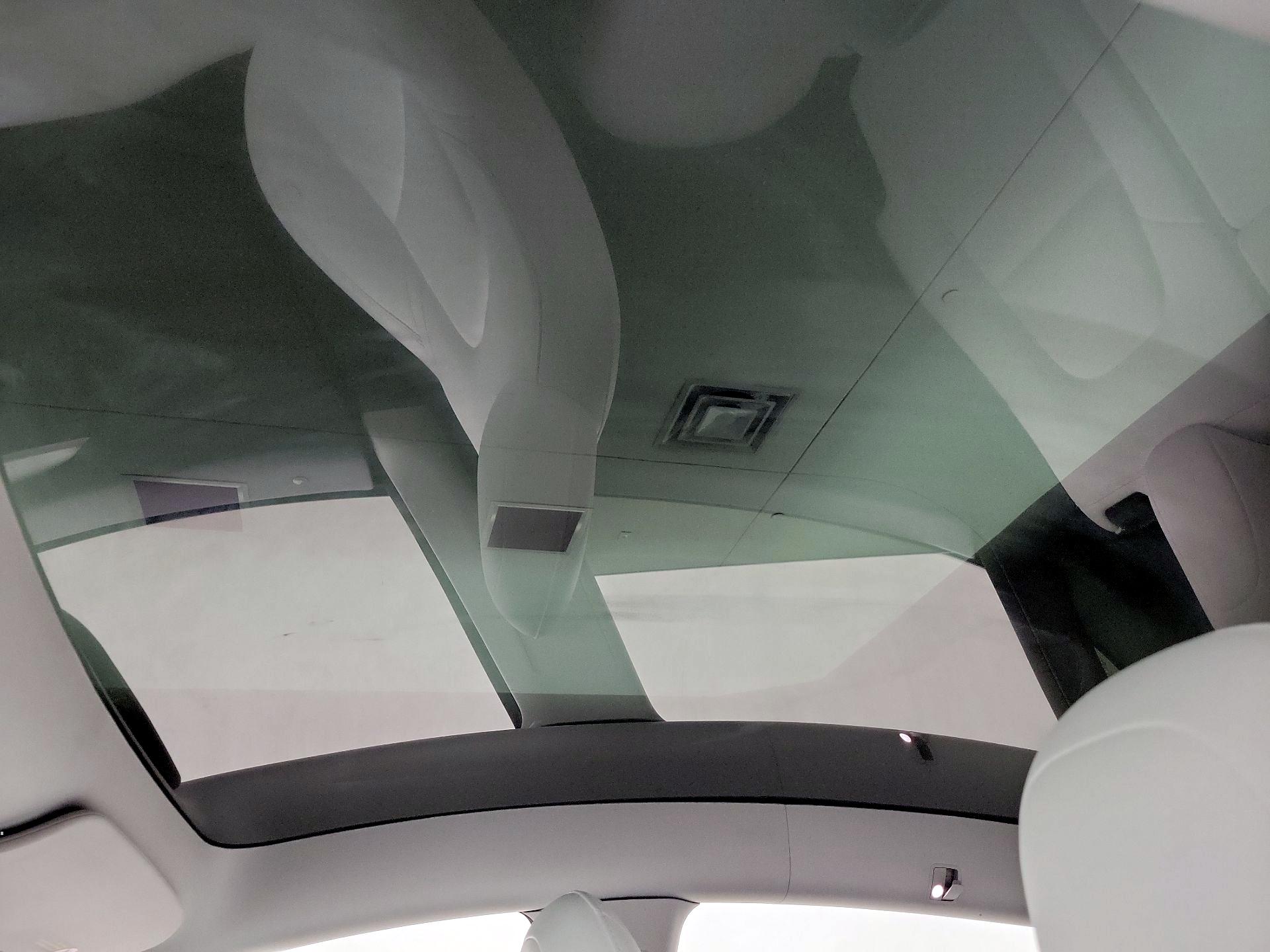 Thumbnail: 2022 Tesla Model Y - 19