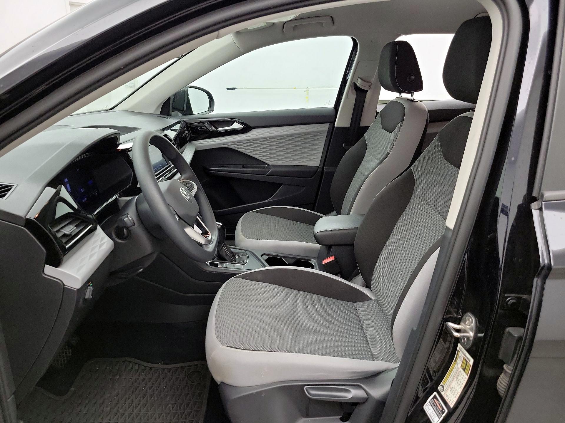 Thumbnail: 2022 Volkswagen Taos - 11