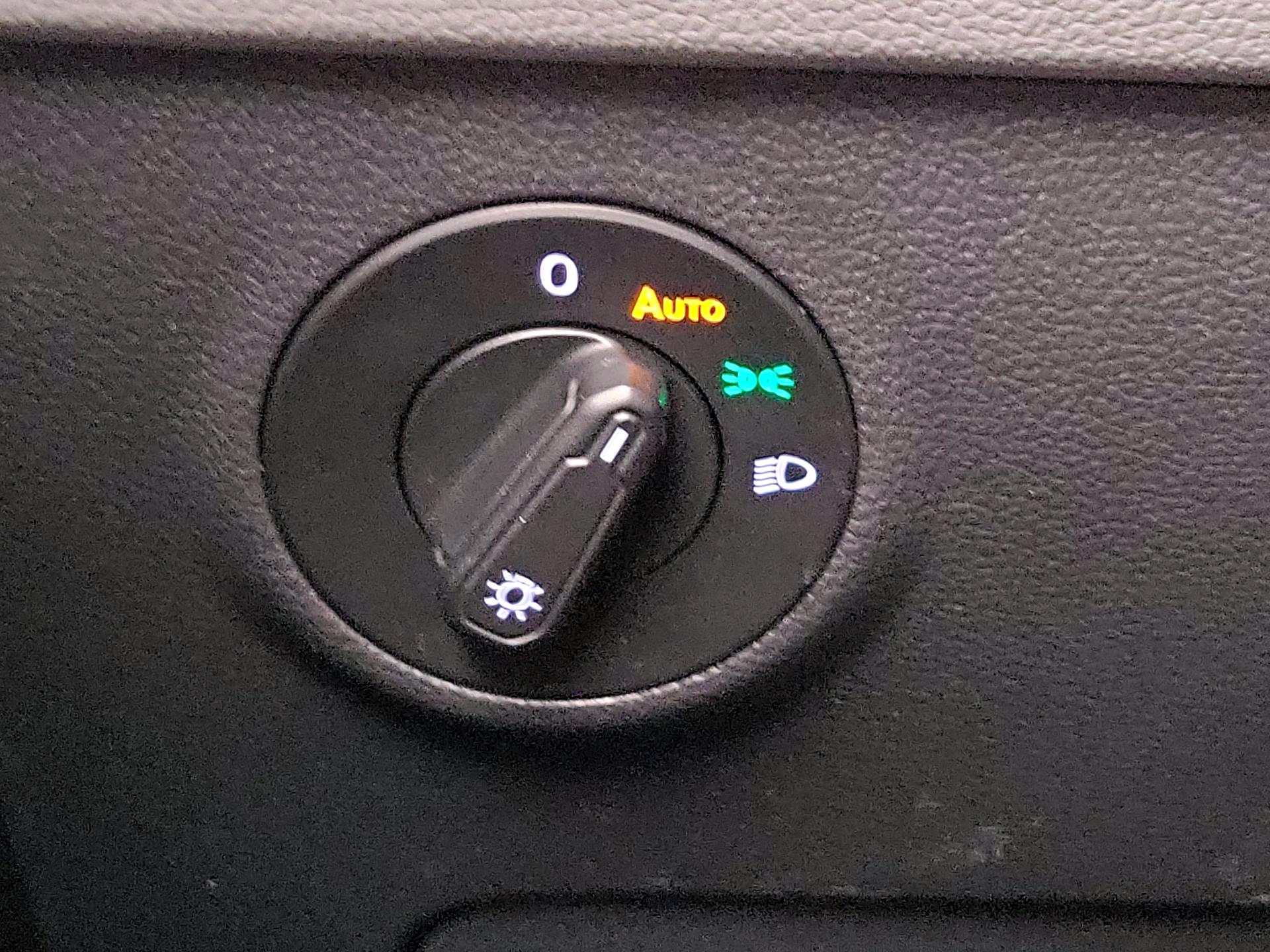 Thumbnail: 2022 Volkswagen Taos - 13