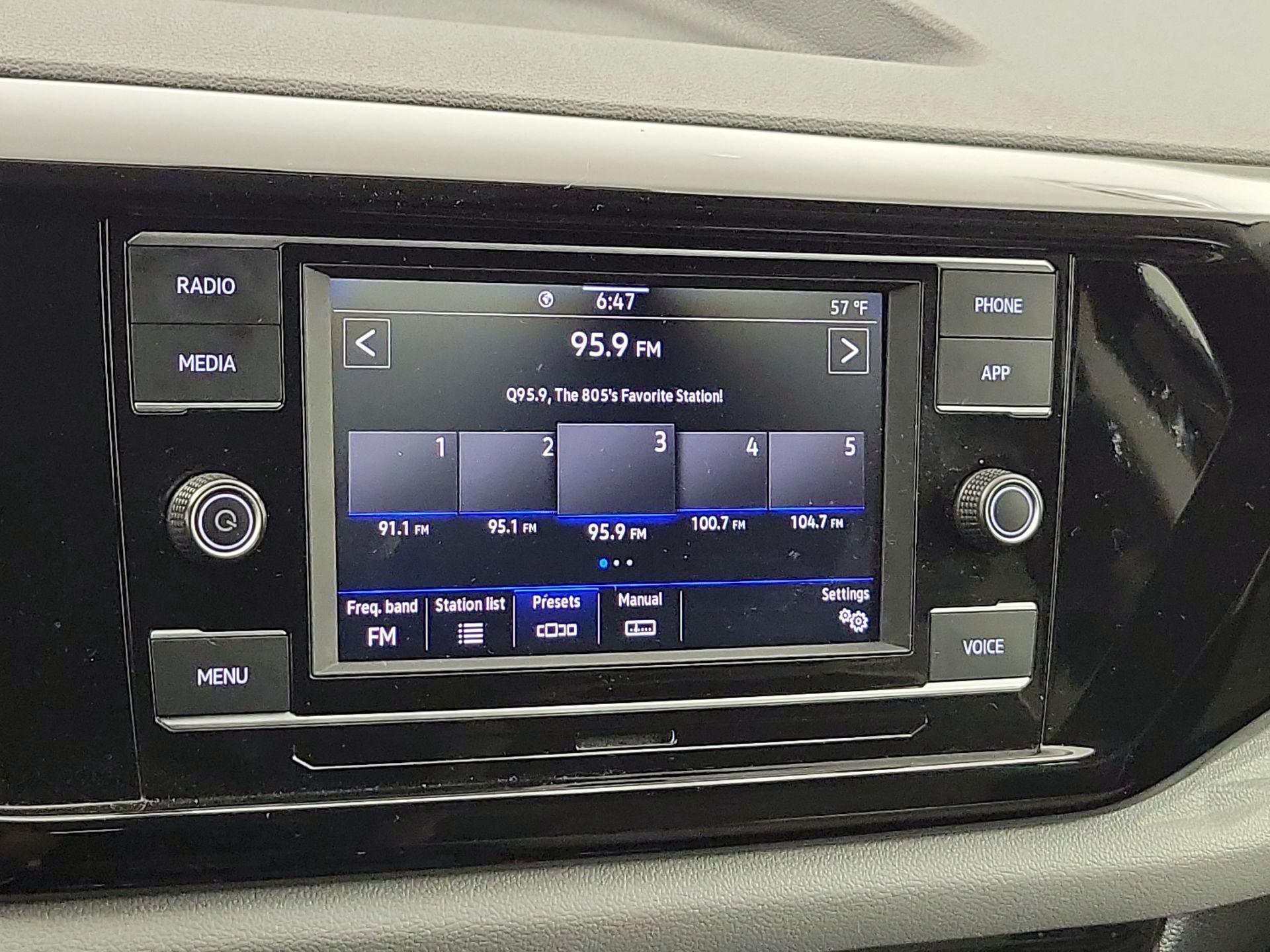 Thumbnail: 2022 Volkswagen Taos - 15