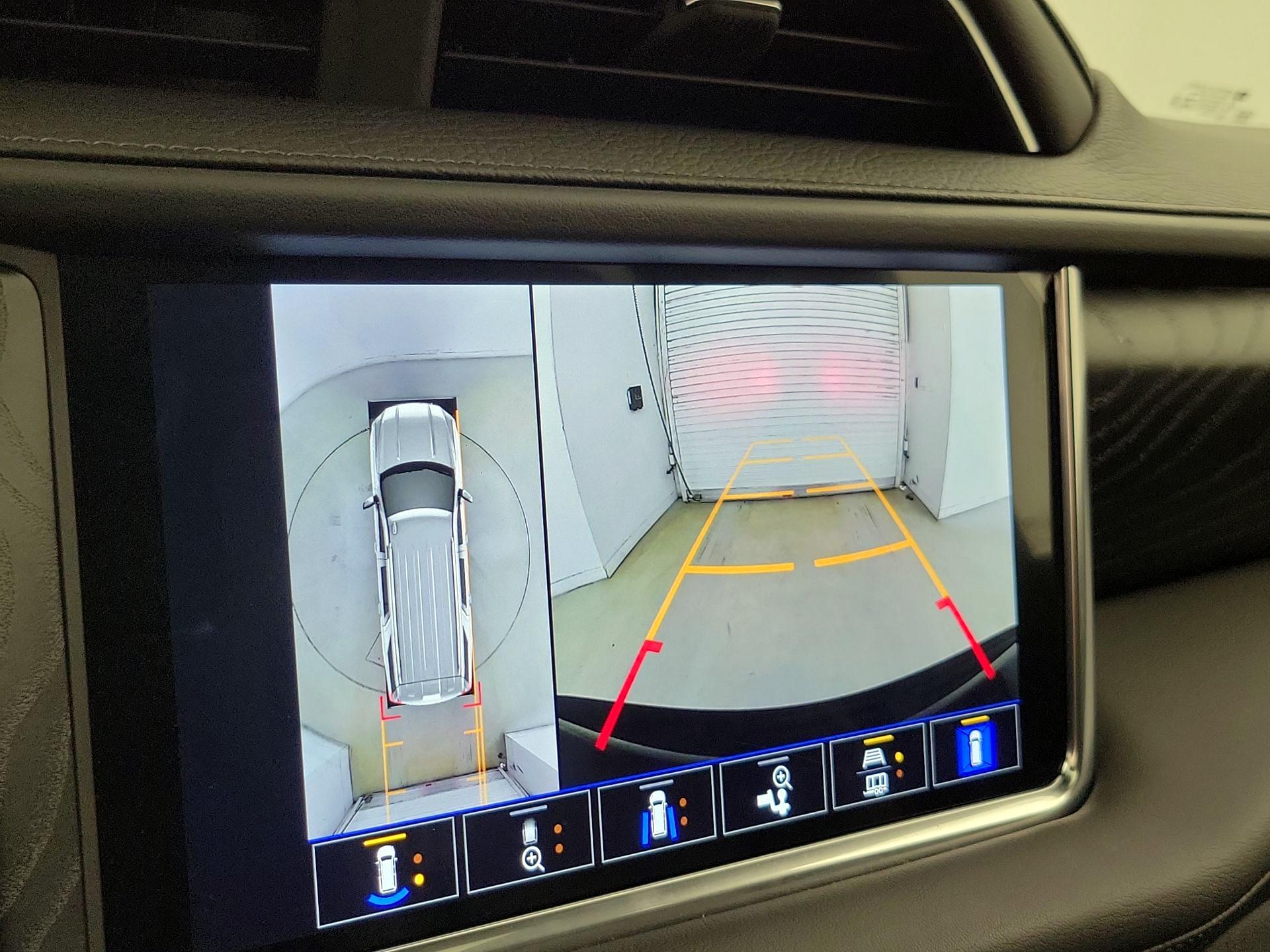 Thumbnail: 2022 GMC Yukon XL - 14