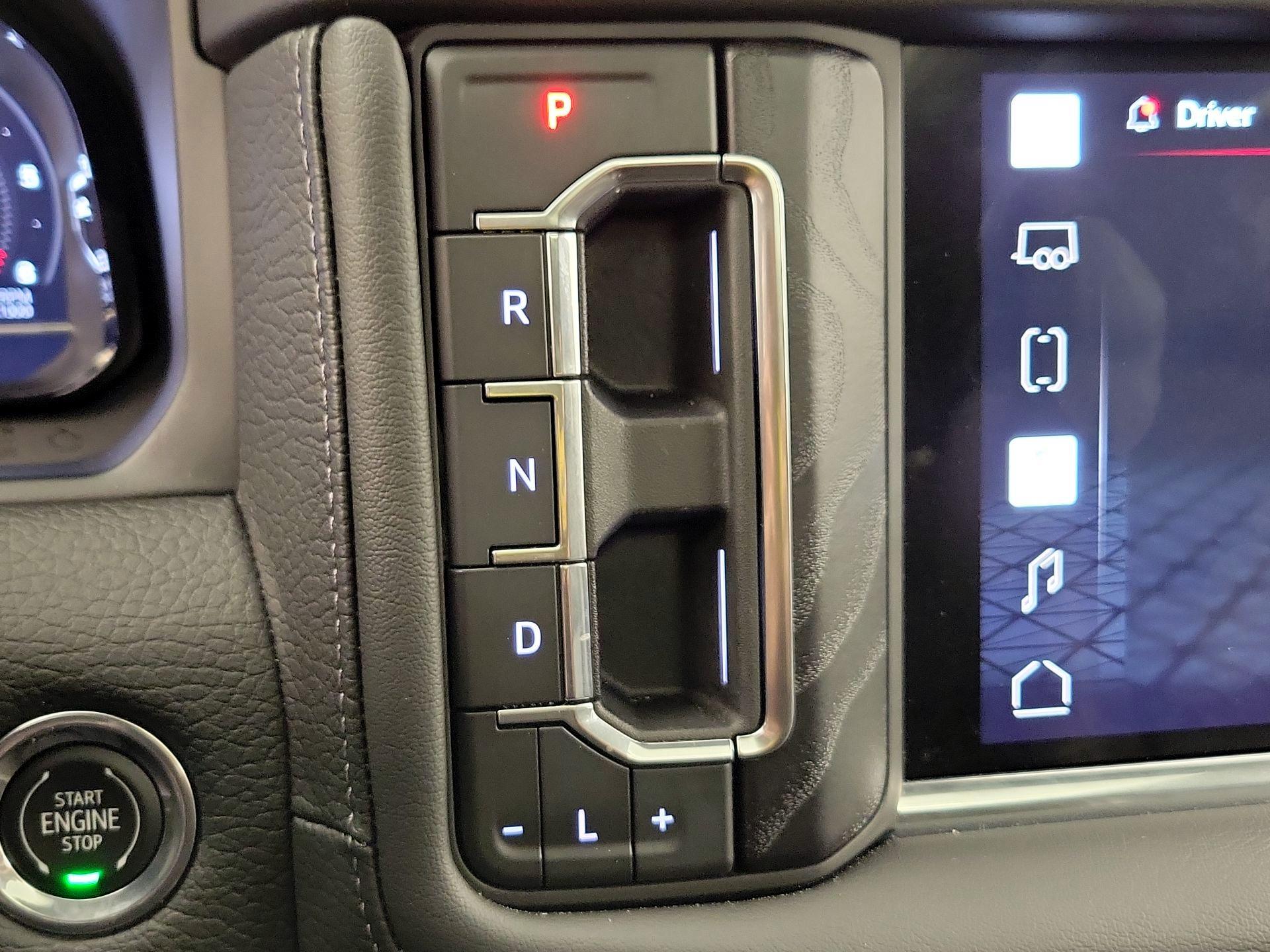 Thumbnail: 2022 GMC Yukon XL - 17