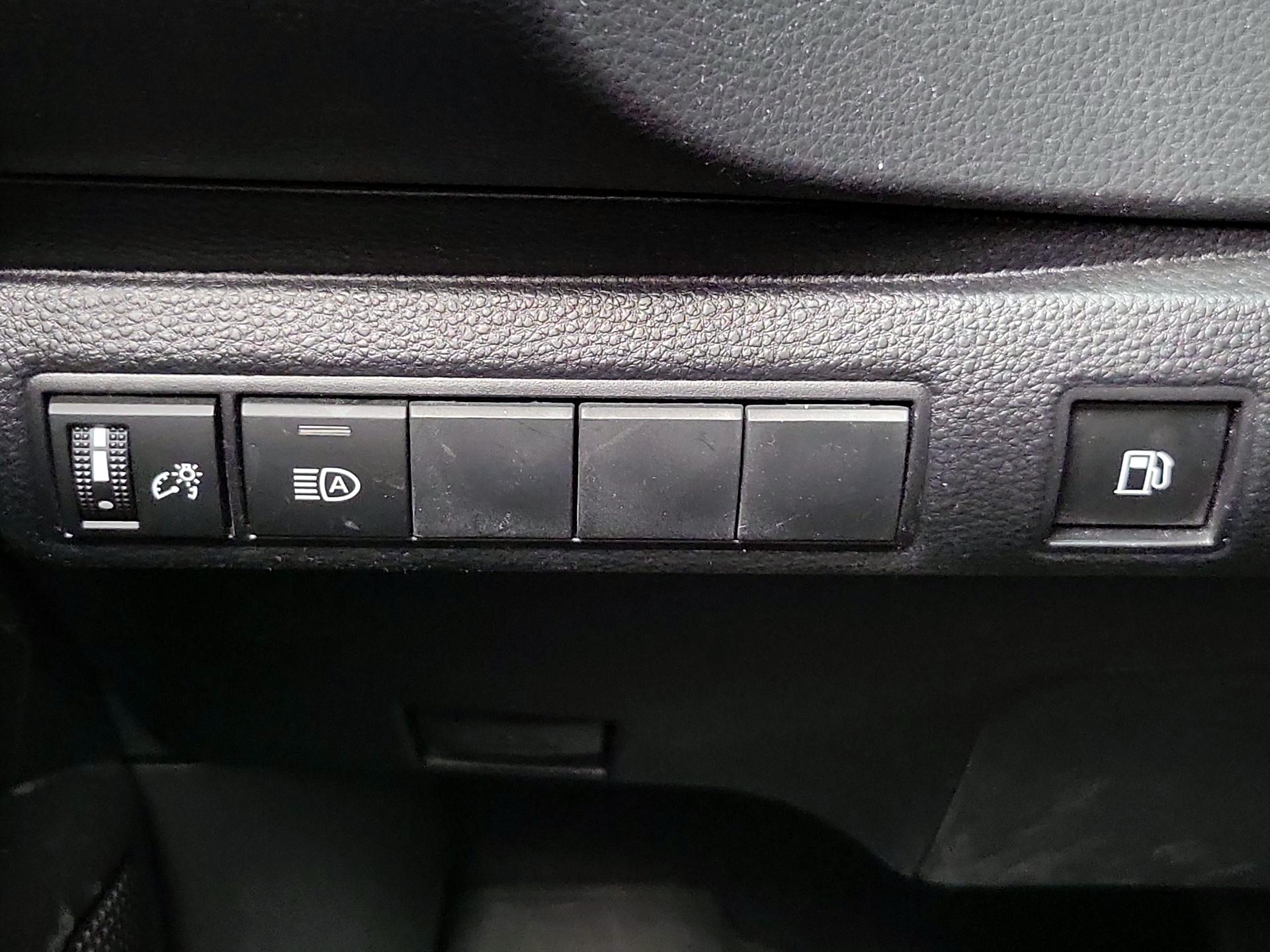 Thumbnail: 2022 Toyota Corolla - 13