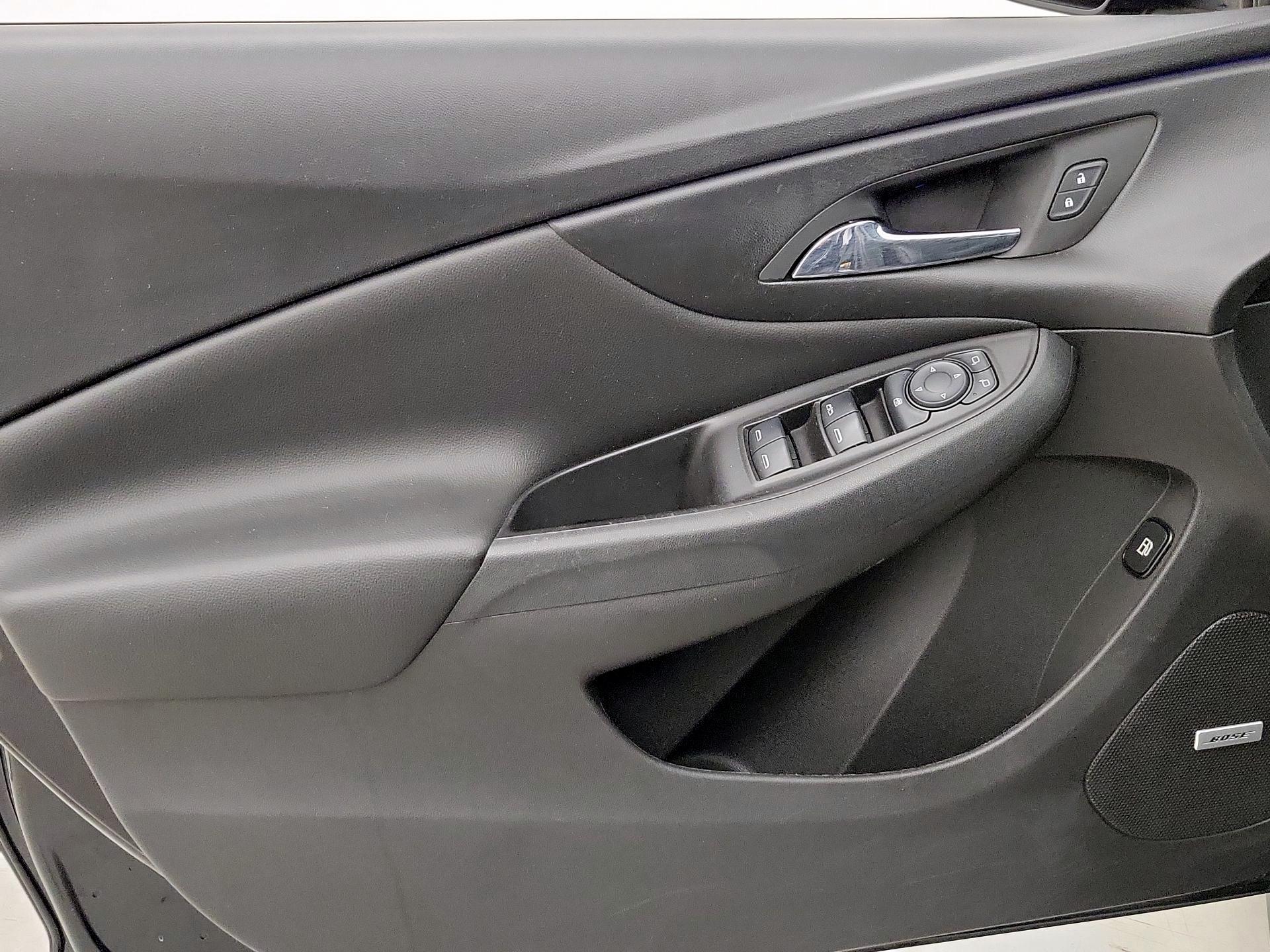 Thumbnail: 2017 Chevrolet Volt - 12