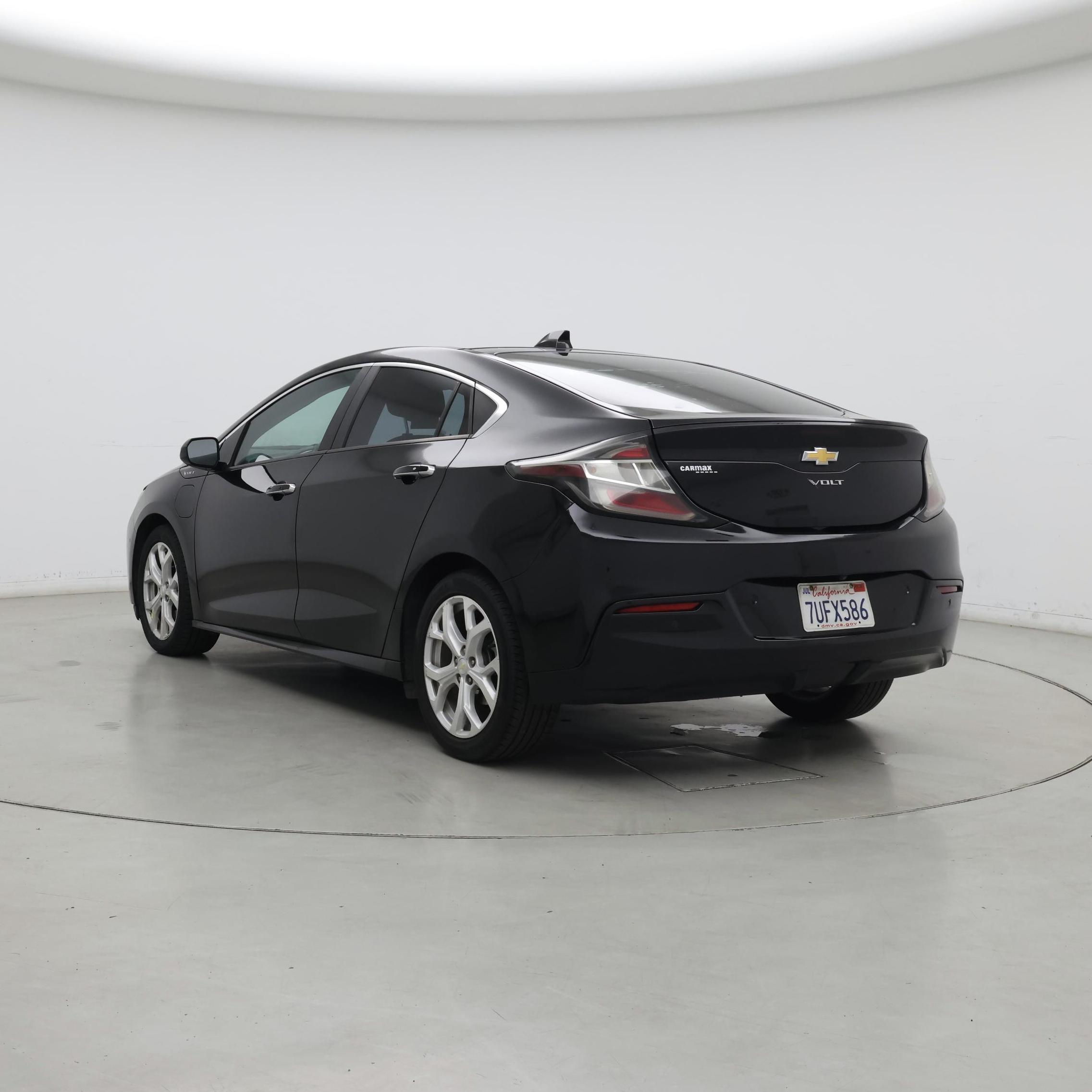 Thumbnail: 2017 Chevrolet Volt - 2