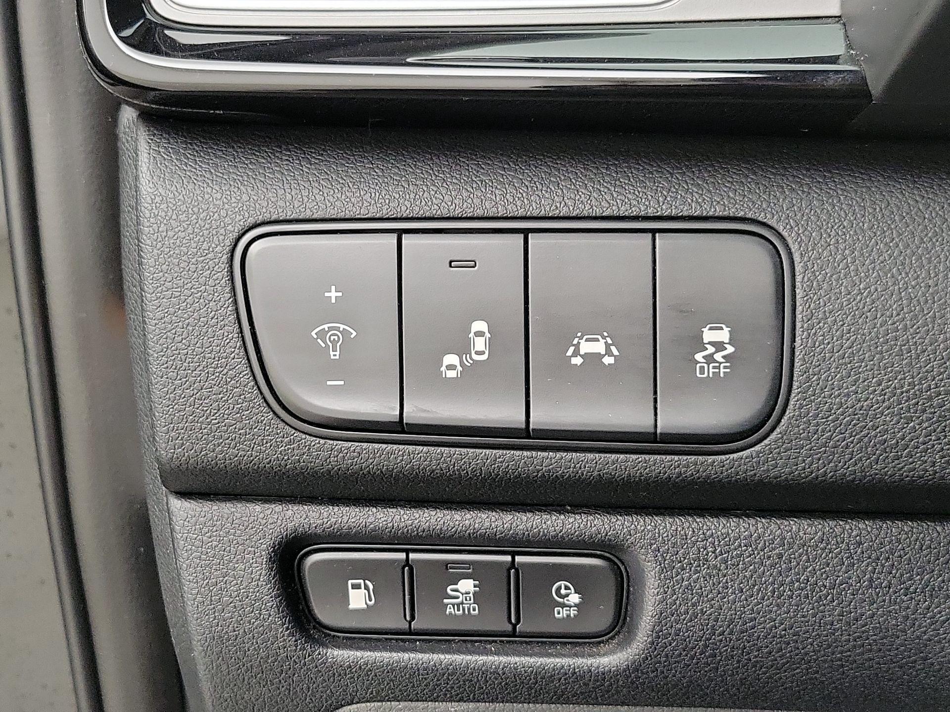 Thumbnail: 2018 Kia Niro - 13