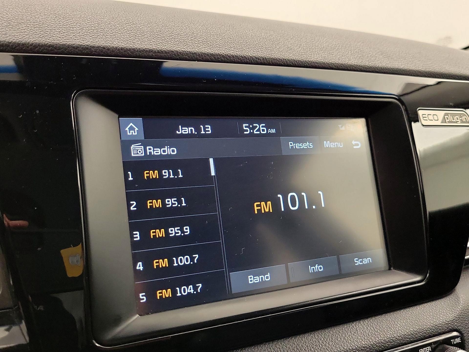 Thumbnail: 2018 Kia Niro - 16