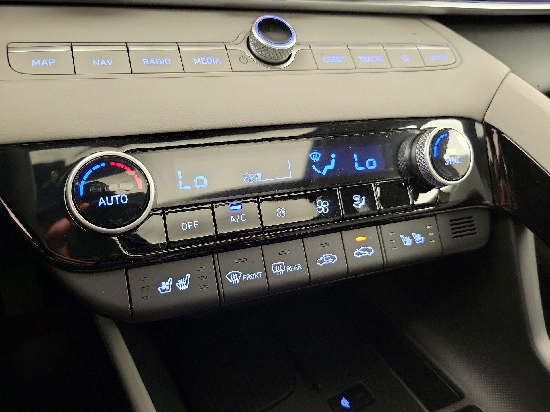 Thumbnail: 2024 Hyundai Elantra - 17