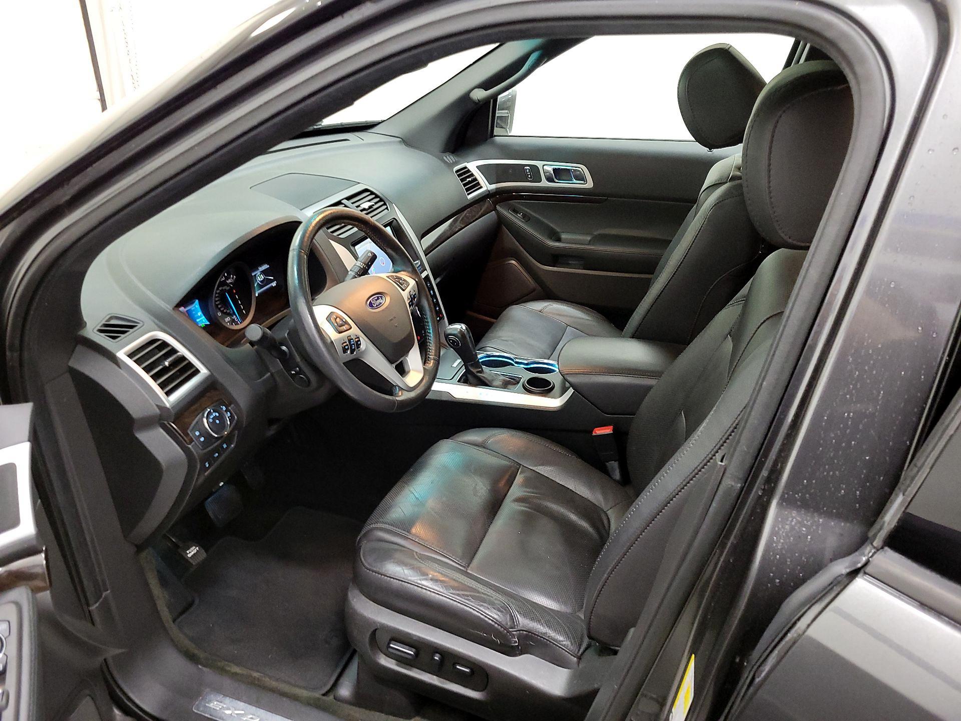 Thumbnail: 2015 Ford Explorer - 11