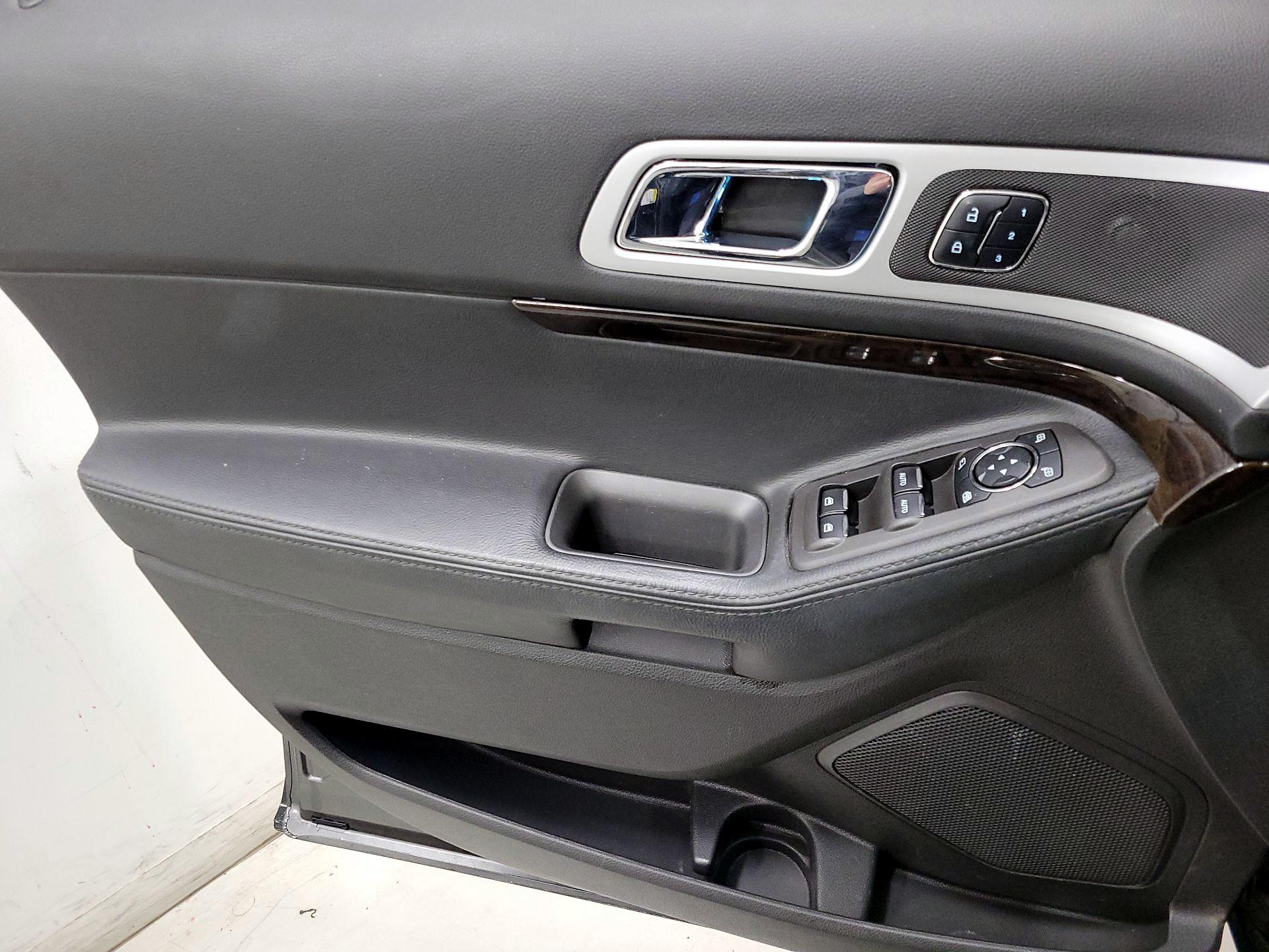 Thumbnail: 2015 Ford Explorer - 12