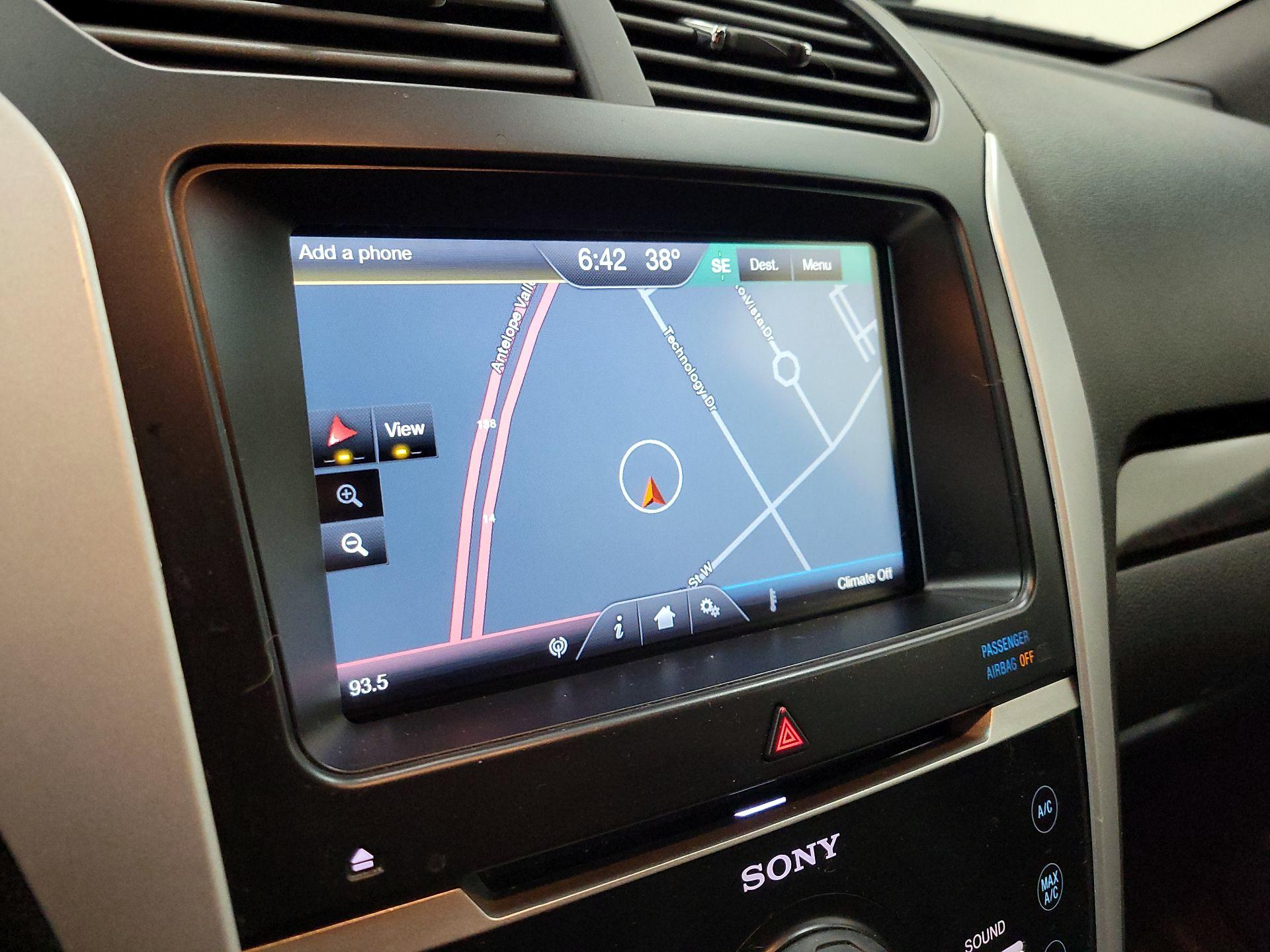 Thumbnail: 2015 Ford Explorer - 14