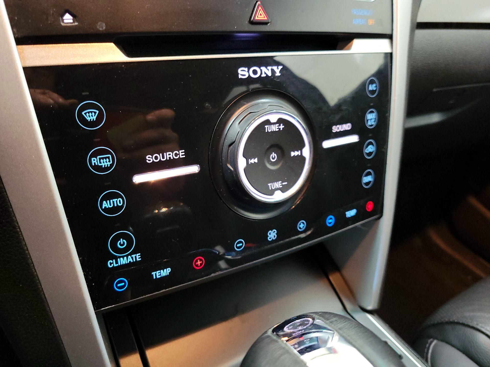 Thumbnail: 2015 Ford Explorer - 17