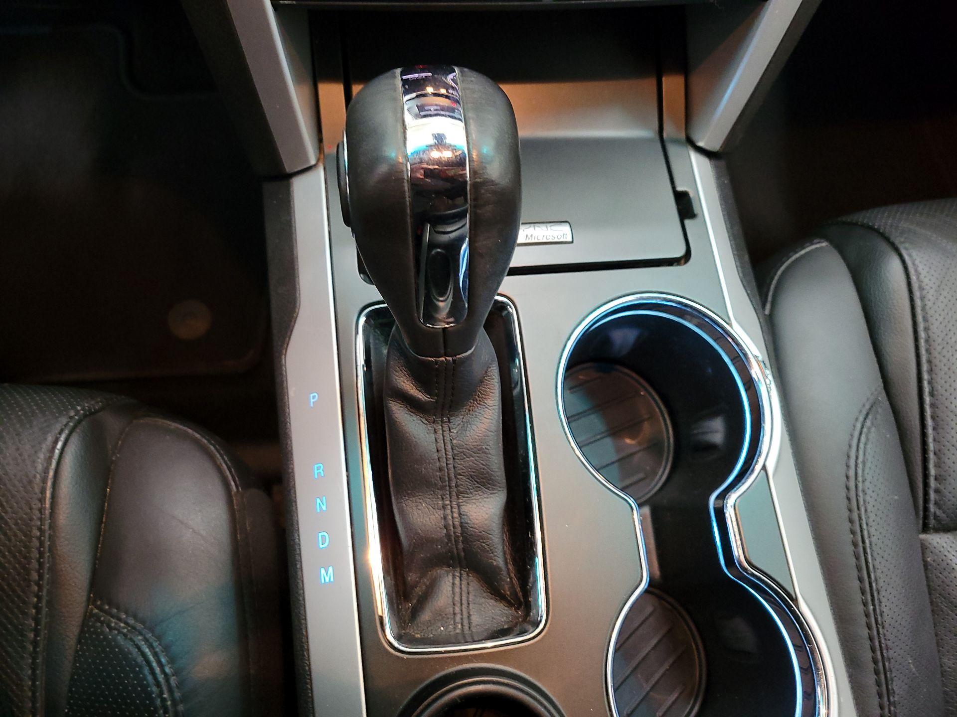 Thumbnail: 2015 Ford Explorer - 18