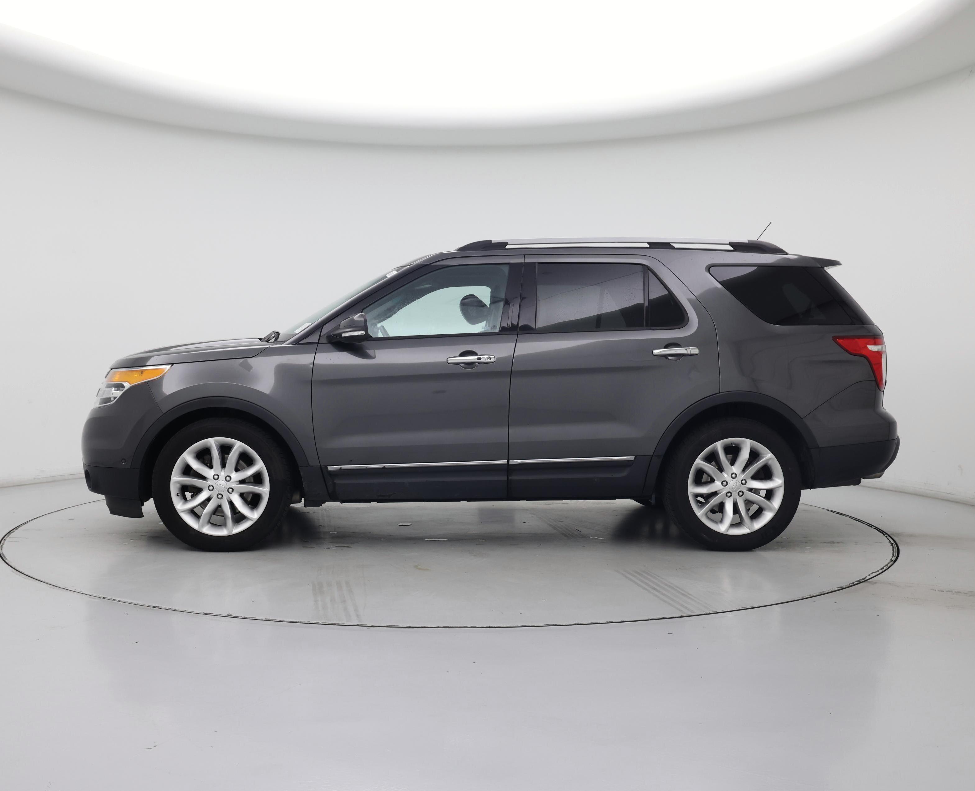 Thumbnail: 2015 Ford Explorer - 3