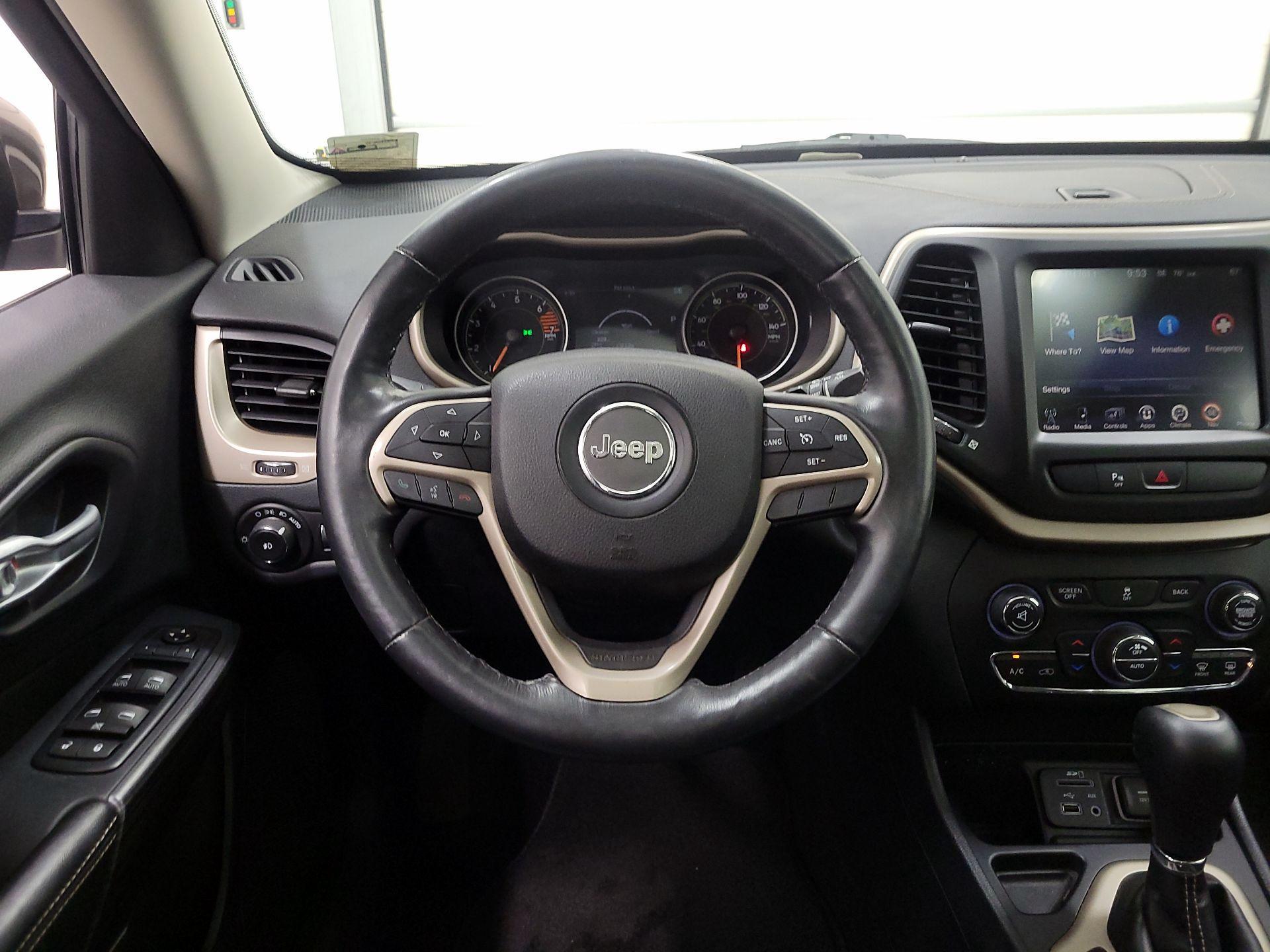 Thumbnail: 2016 Jeep Cherokee - 10