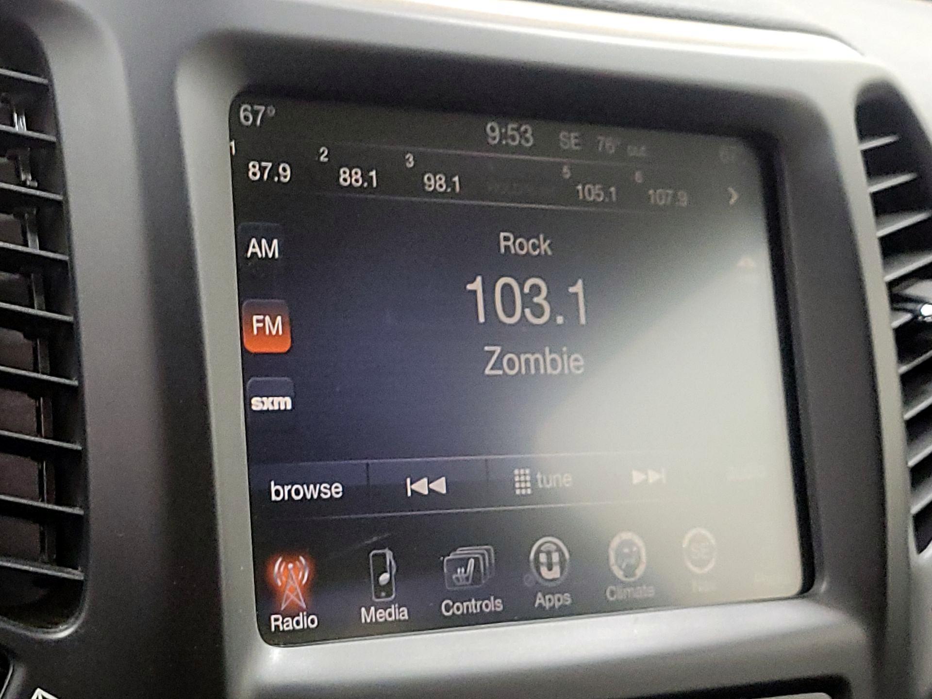 Thumbnail: 2016 Jeep Cherokee - 16