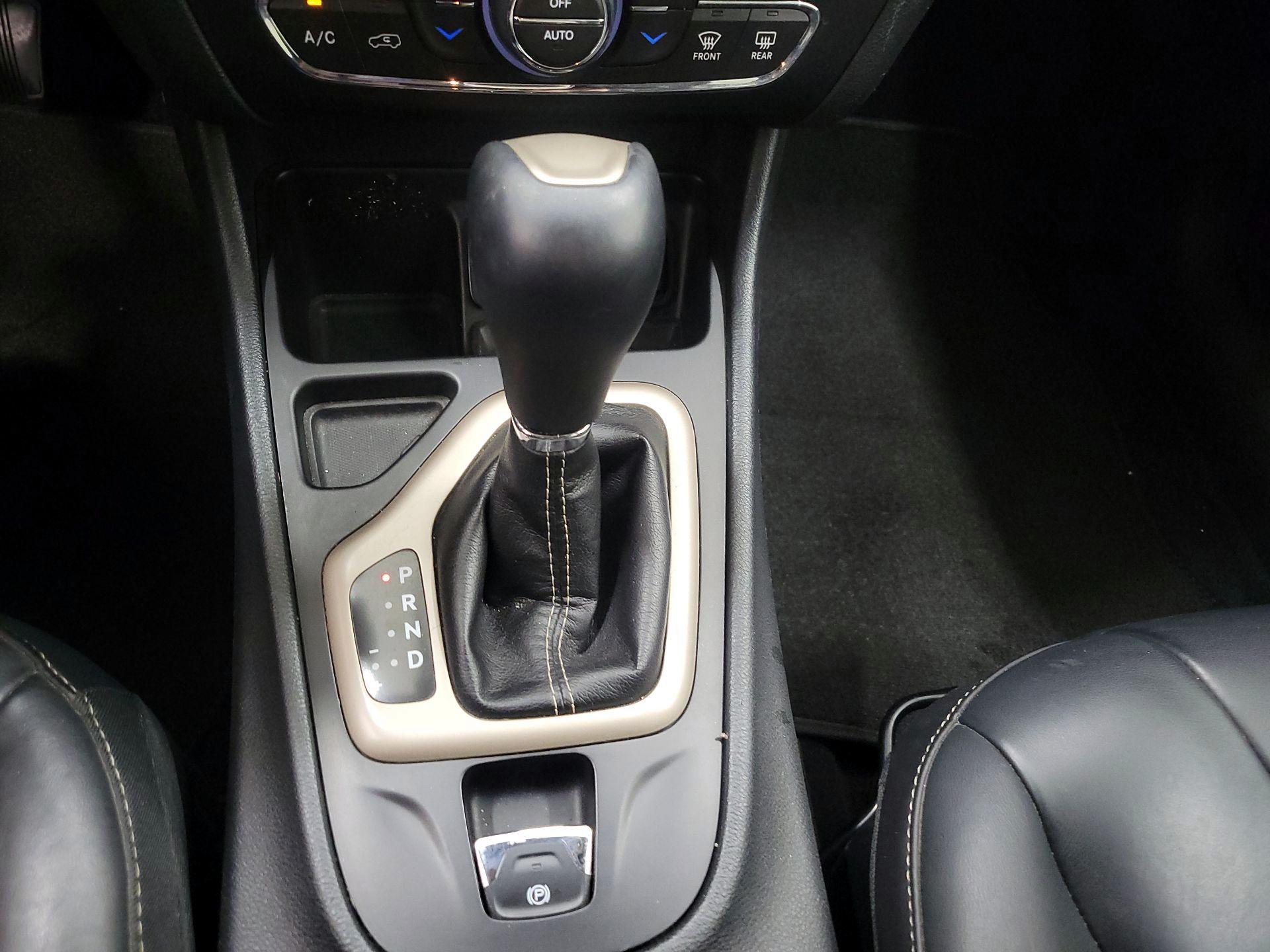 Thumbnail: 2016 Jeep Cherokee - 18