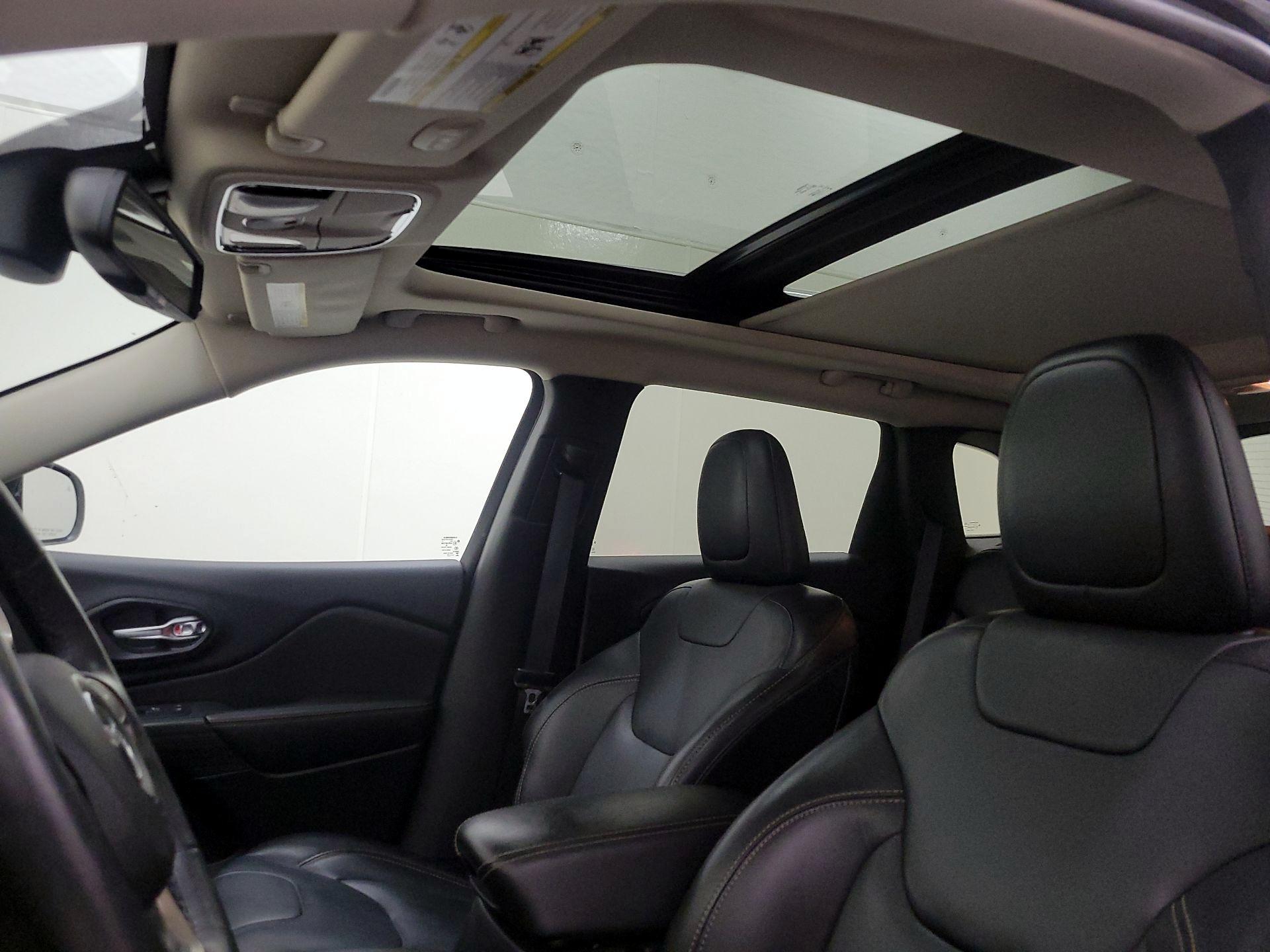 Thumbnail: 2016 Jeep Cherokee - 20