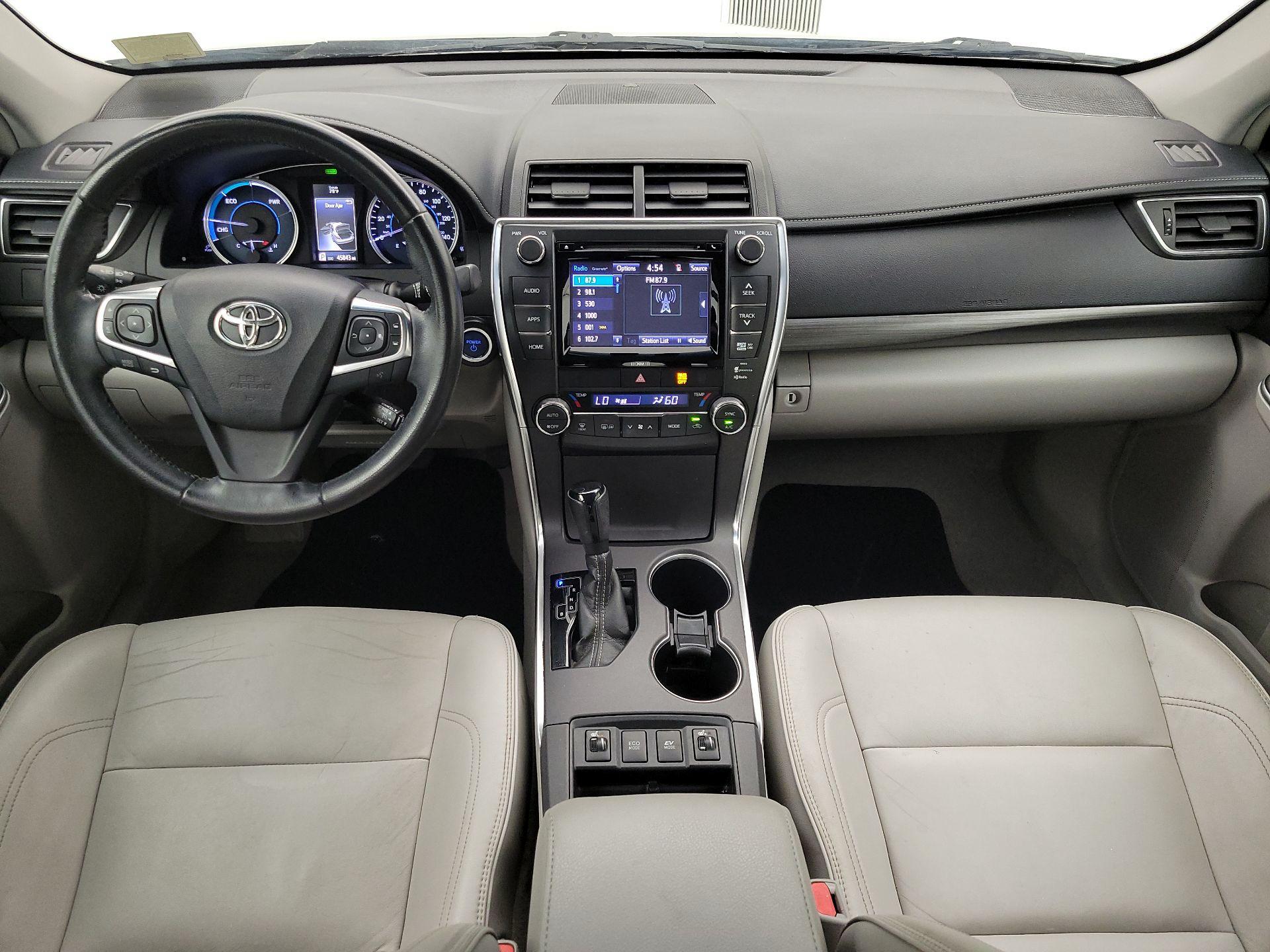 Thumbnail: 2016 Toyota Camry - 9