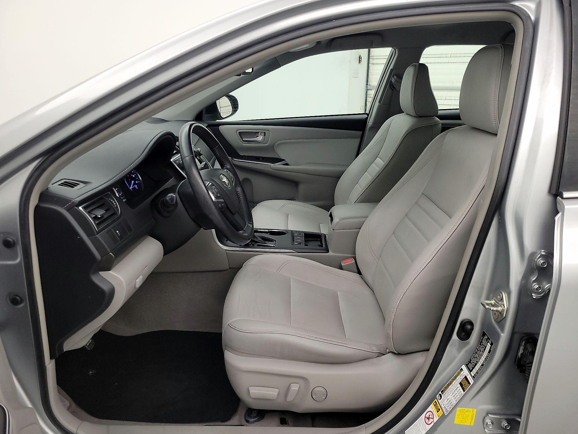 Thumbnail: 2016 Toyota Camry - 11