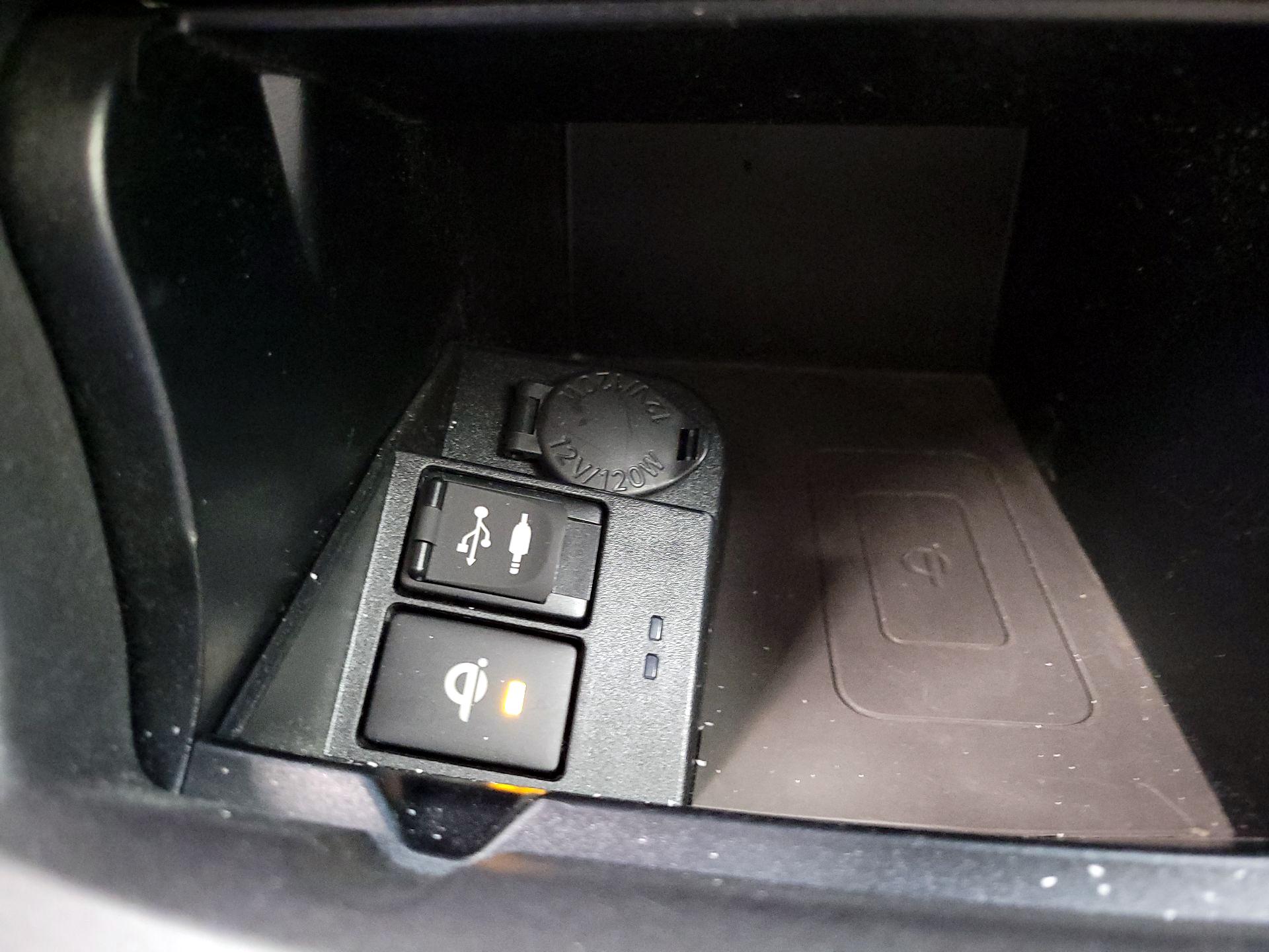 Thumbnail: 2016 Toyota Camry - 18