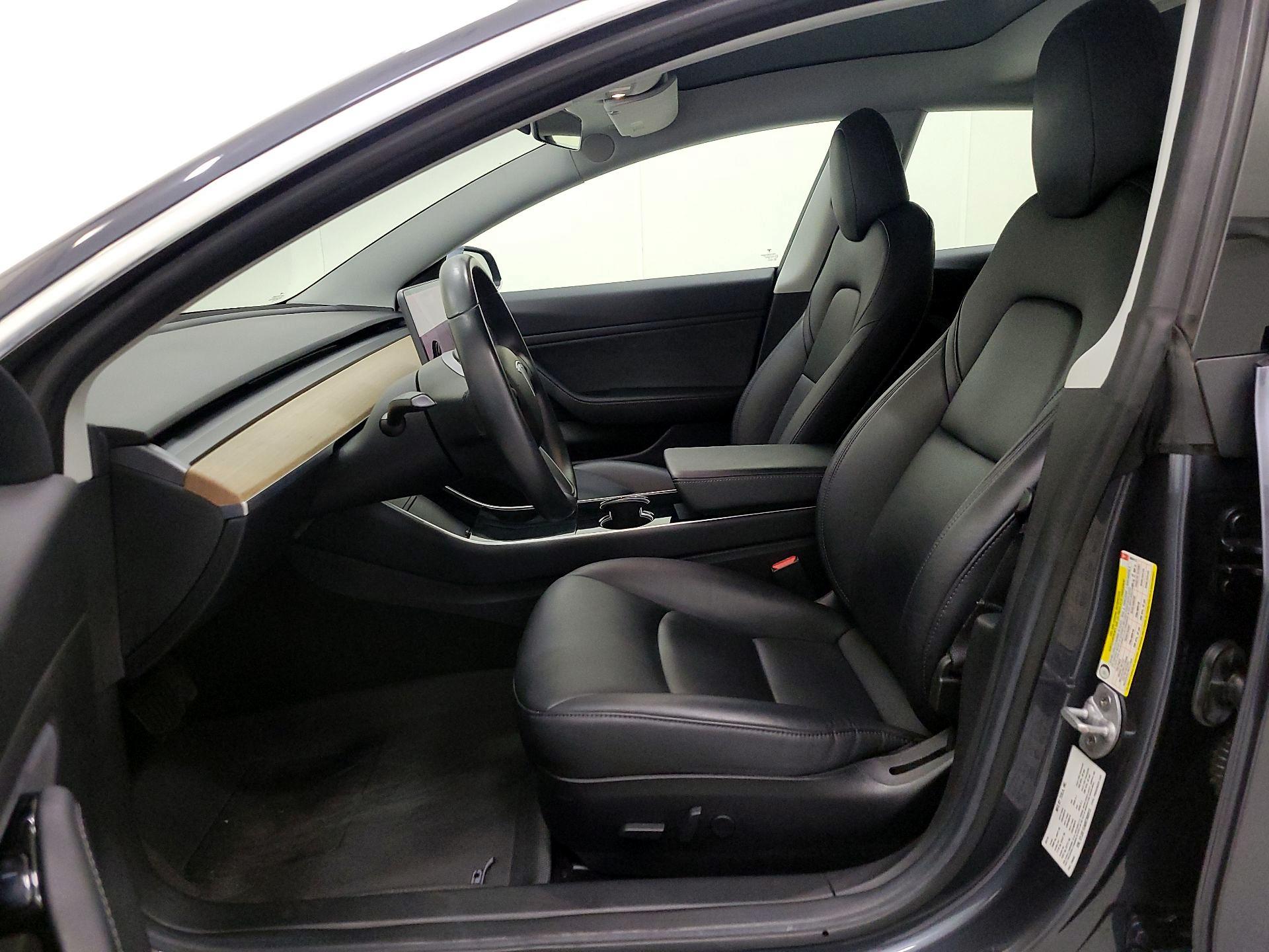 Thumbnail: 2019 Tesla Model 3 - 11