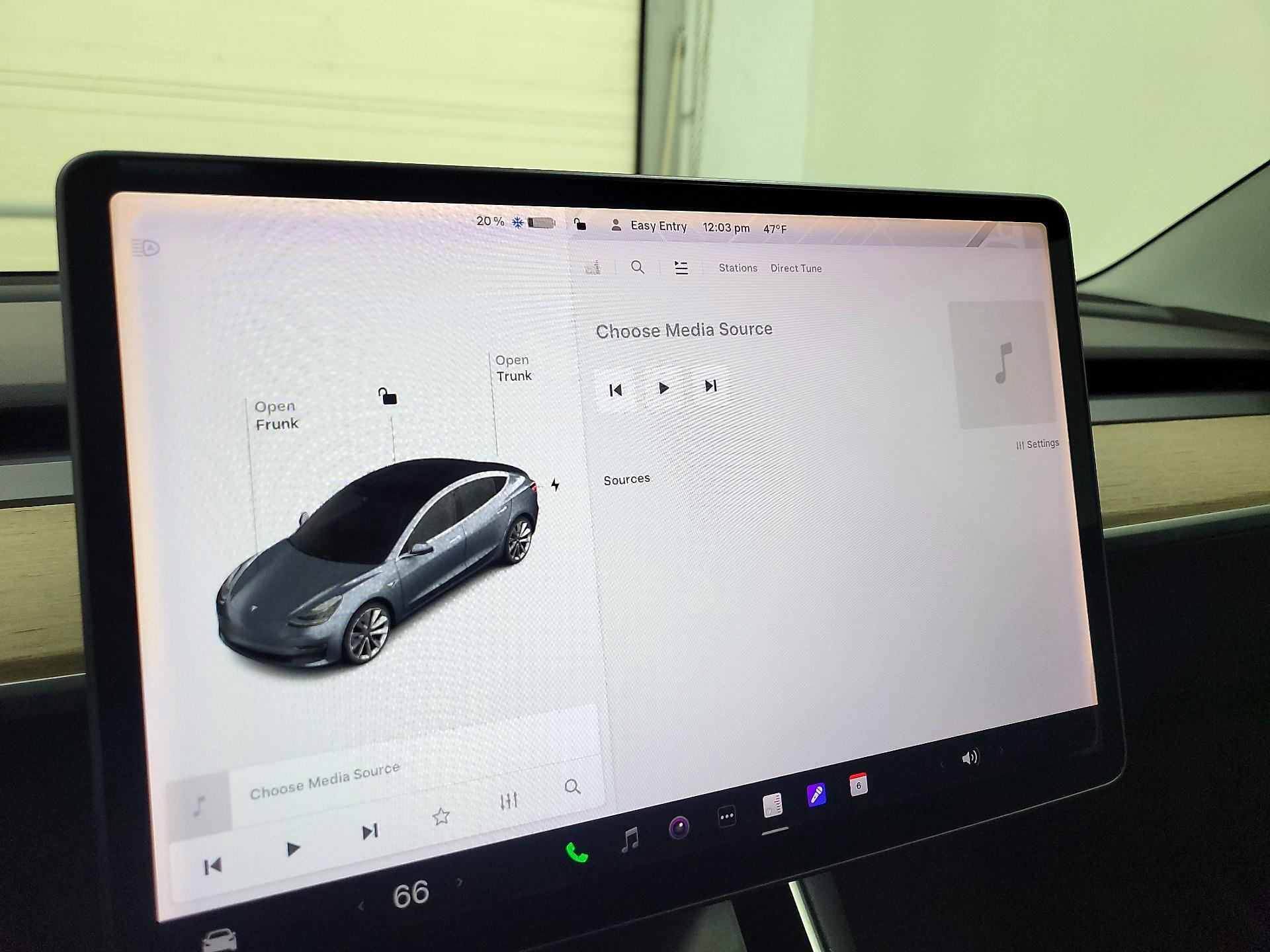 Thumbnail: 2019 Tesla Model 3 - 15