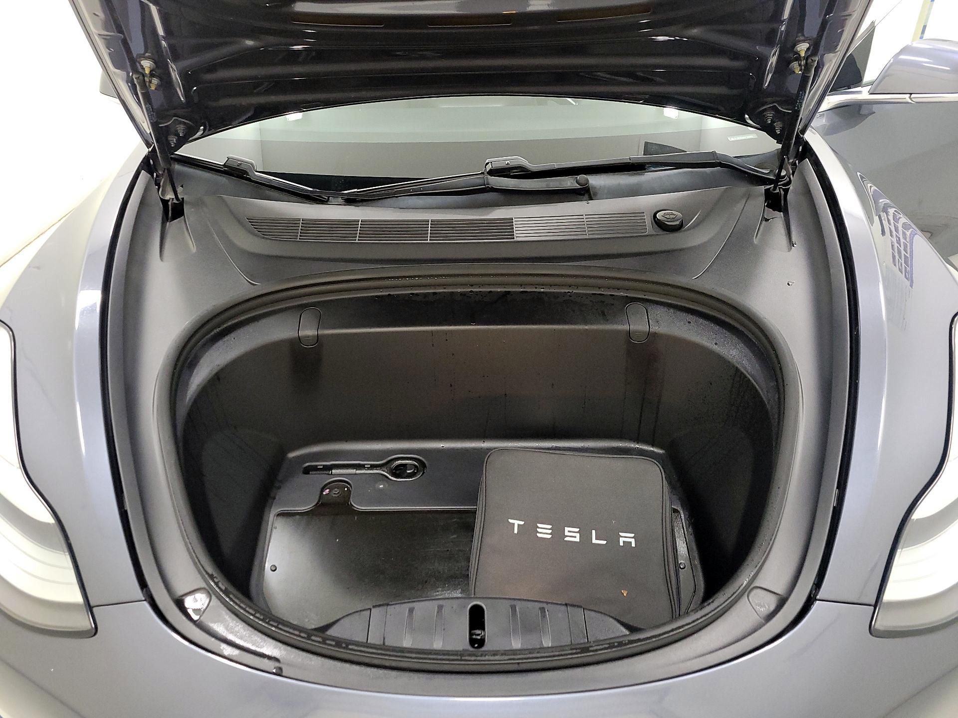 Thumbnail: 2019 Tesla Model 3 - 20