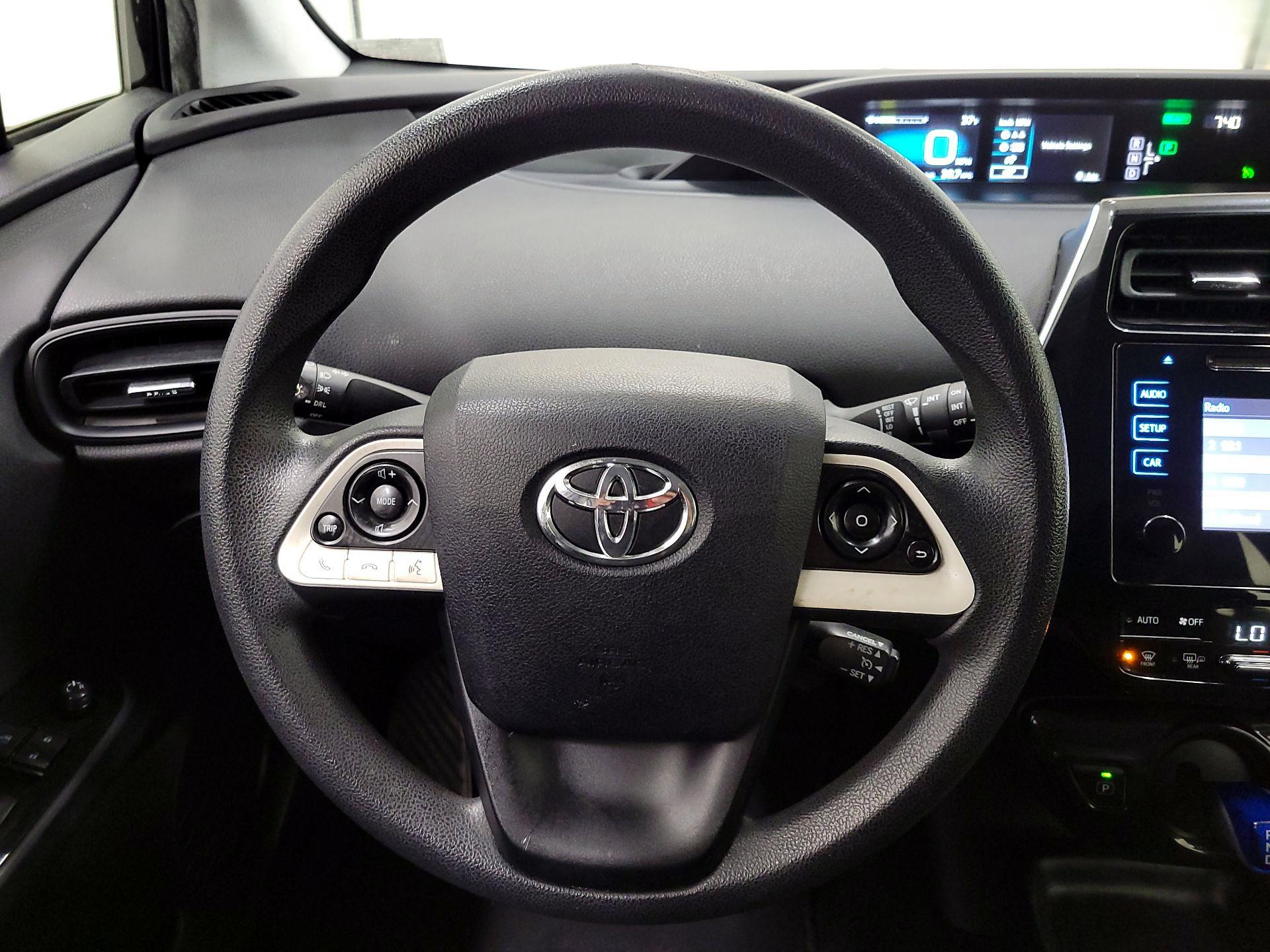 Thumbnail: 2016 Toyota Prius - 10