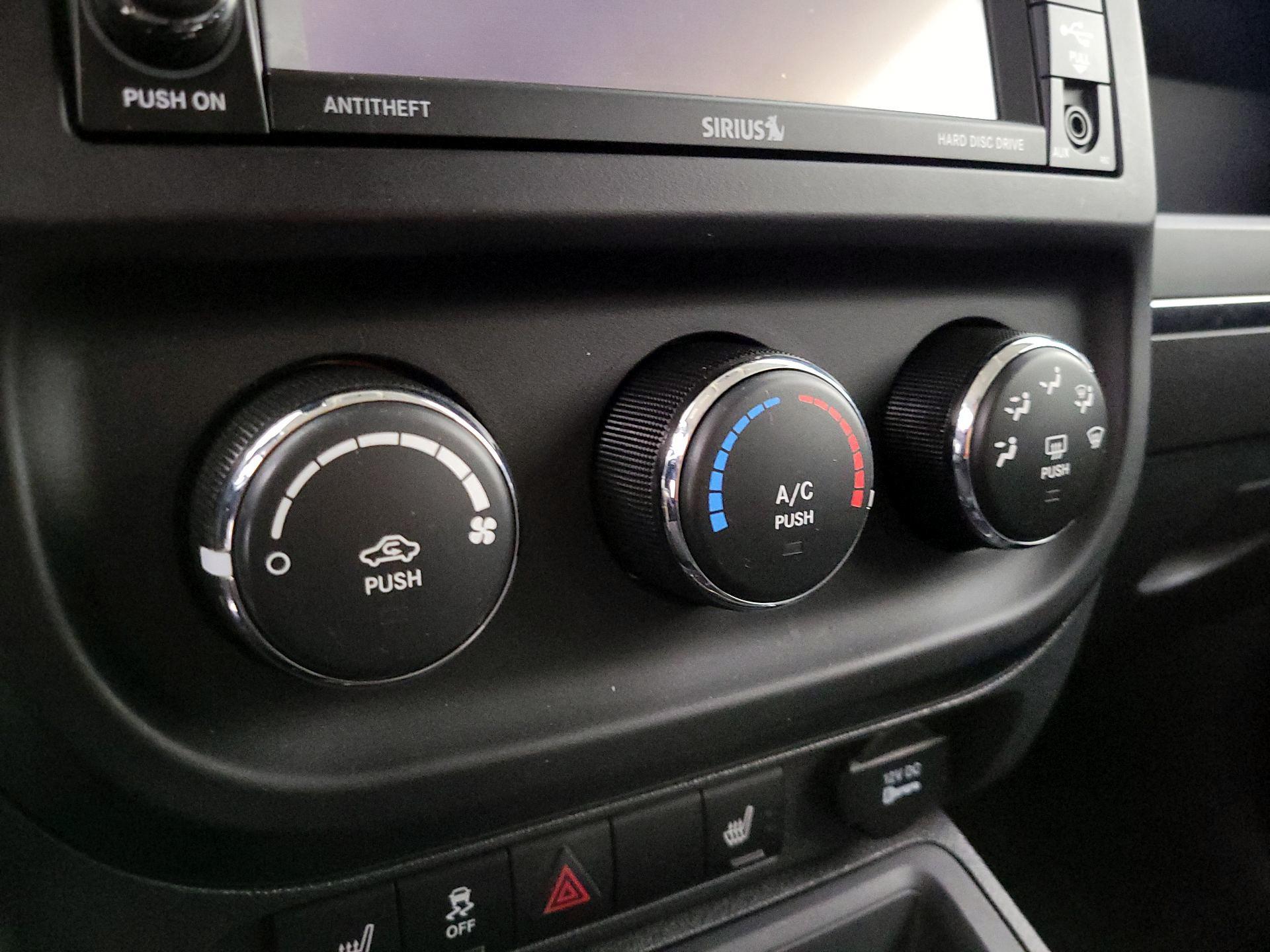 Thumbnail: 2016 Jeep Patriot - 15