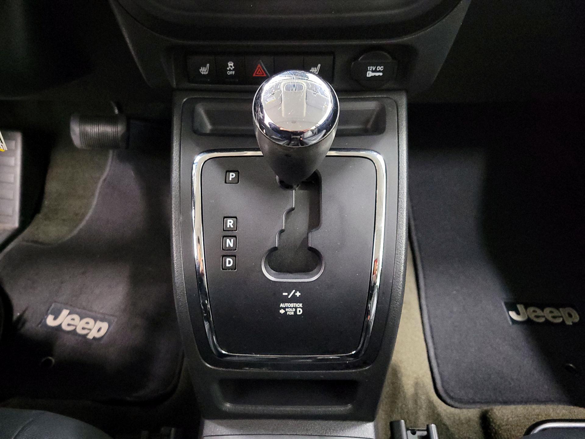 Thumbnail: 2016 Jeep Patriot - 16