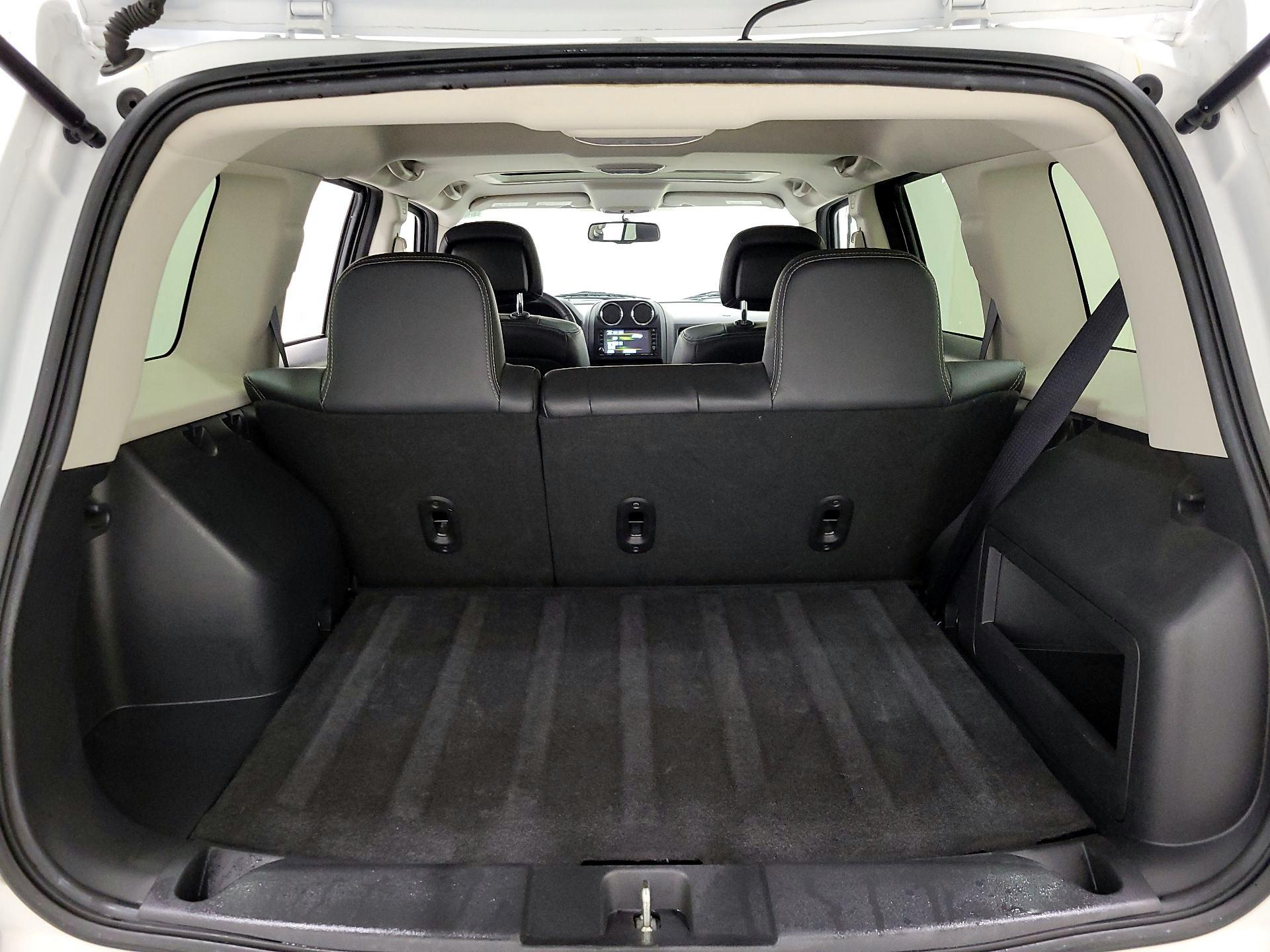 Thumbnail: 2016 Jeep Patriot - 19