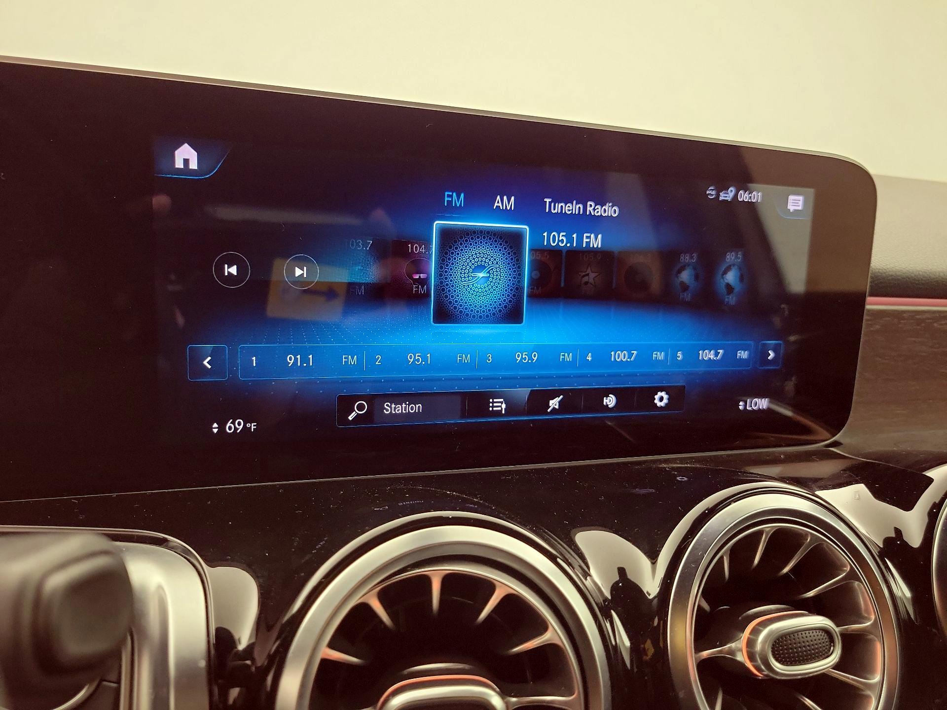 Thumbnail: 2020 Mercedes-Benz GLB - 15