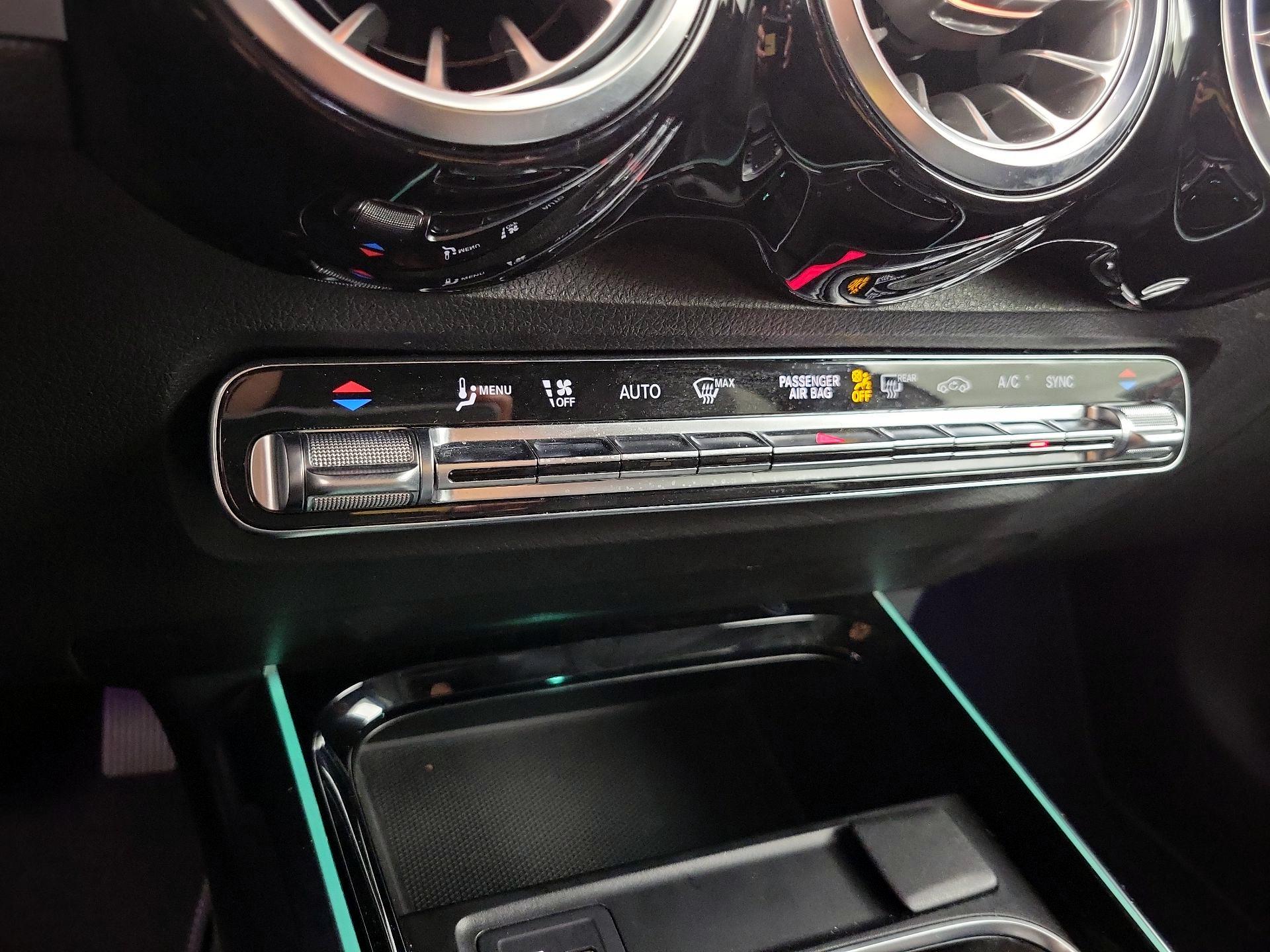 Thumbnail: 2020 Mercedes-Benz GLB - 16