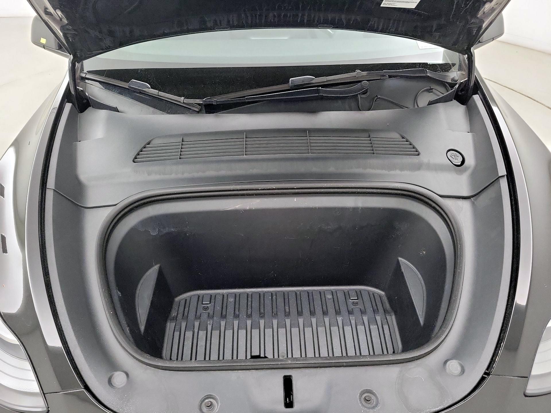 Thumbnail: 2022 Tesla Model Y - 20