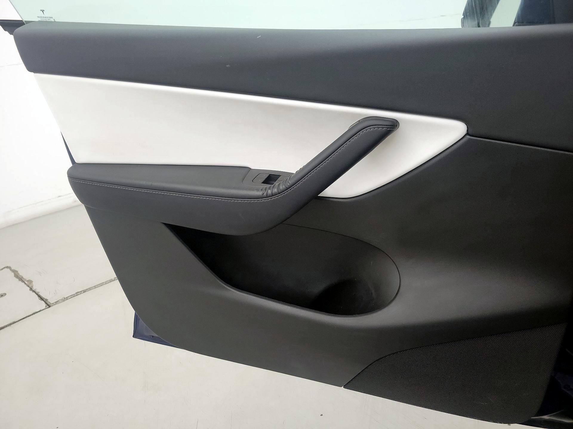 Thumbnail: 2022 Tesla Model Y - 12